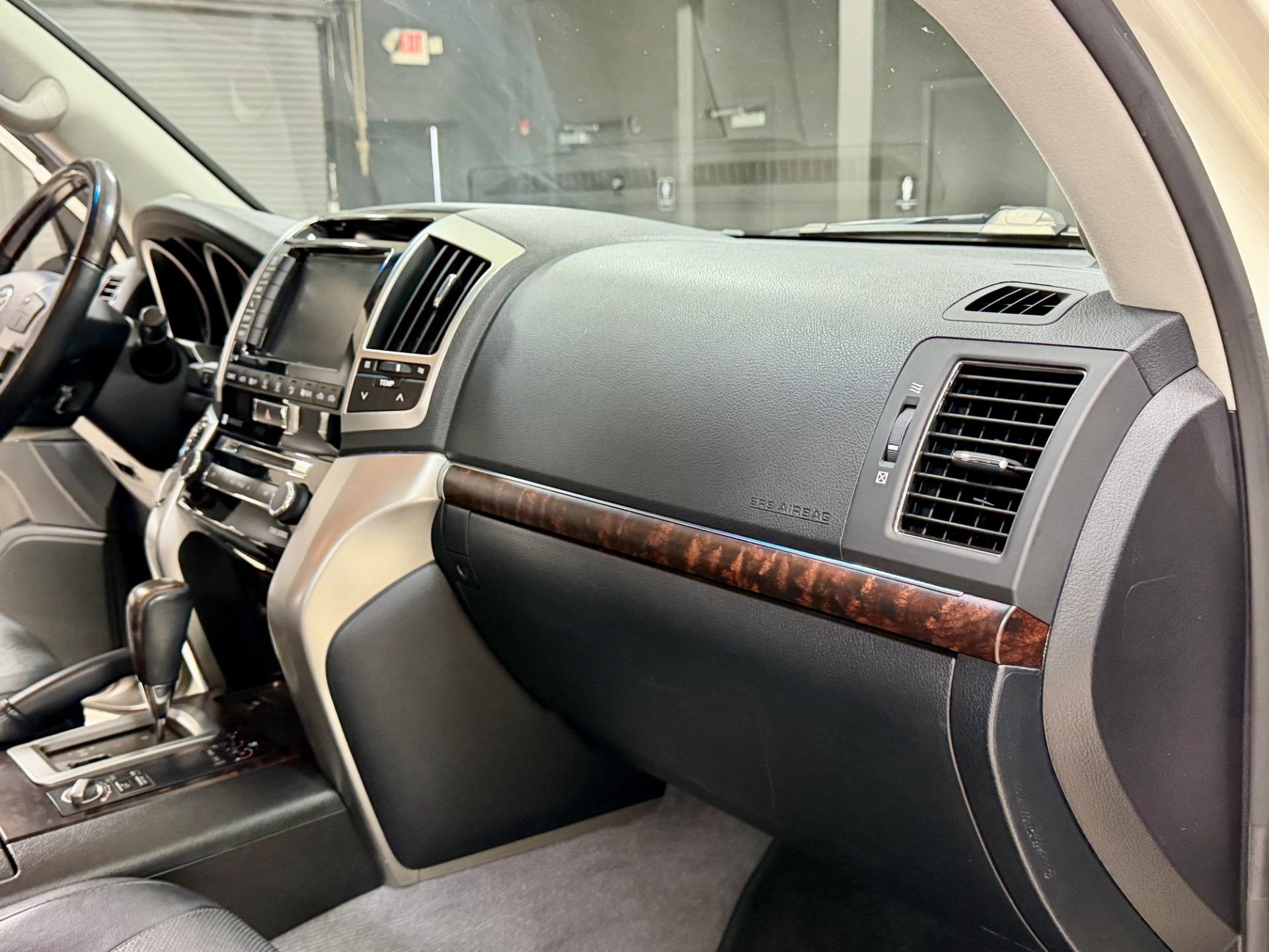 2013 Toyota Land Cruiser