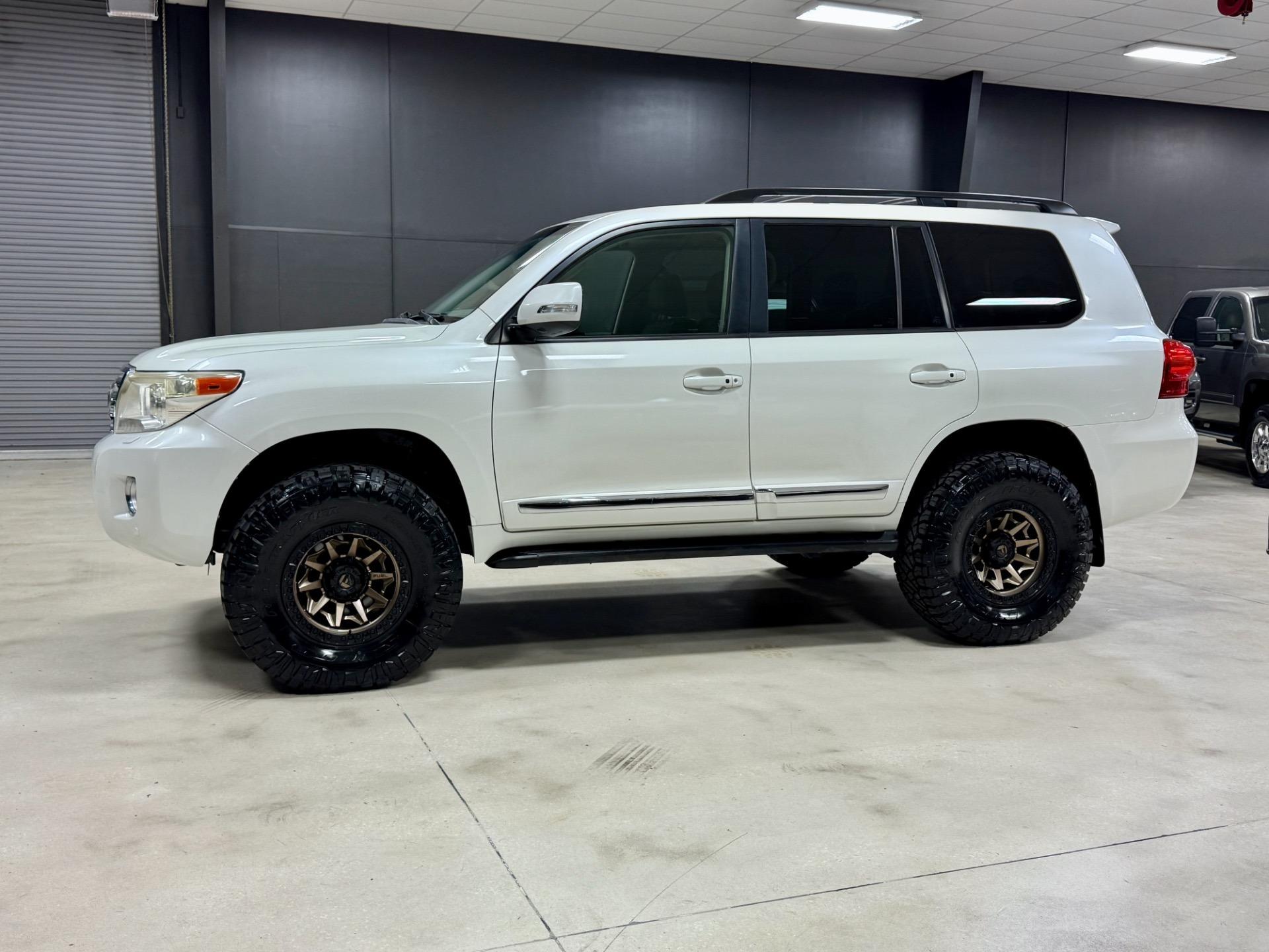 2013 Toyota Land Cruiser