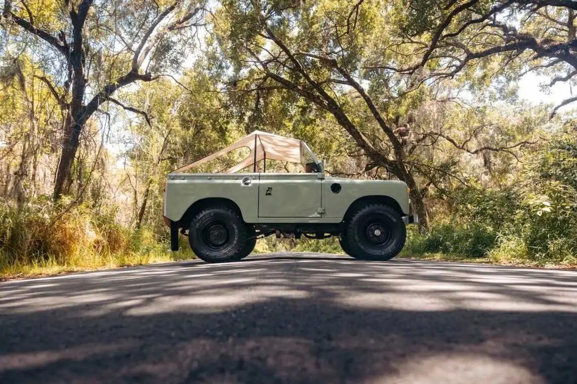 1973 Land Rover Series III 88 - 2