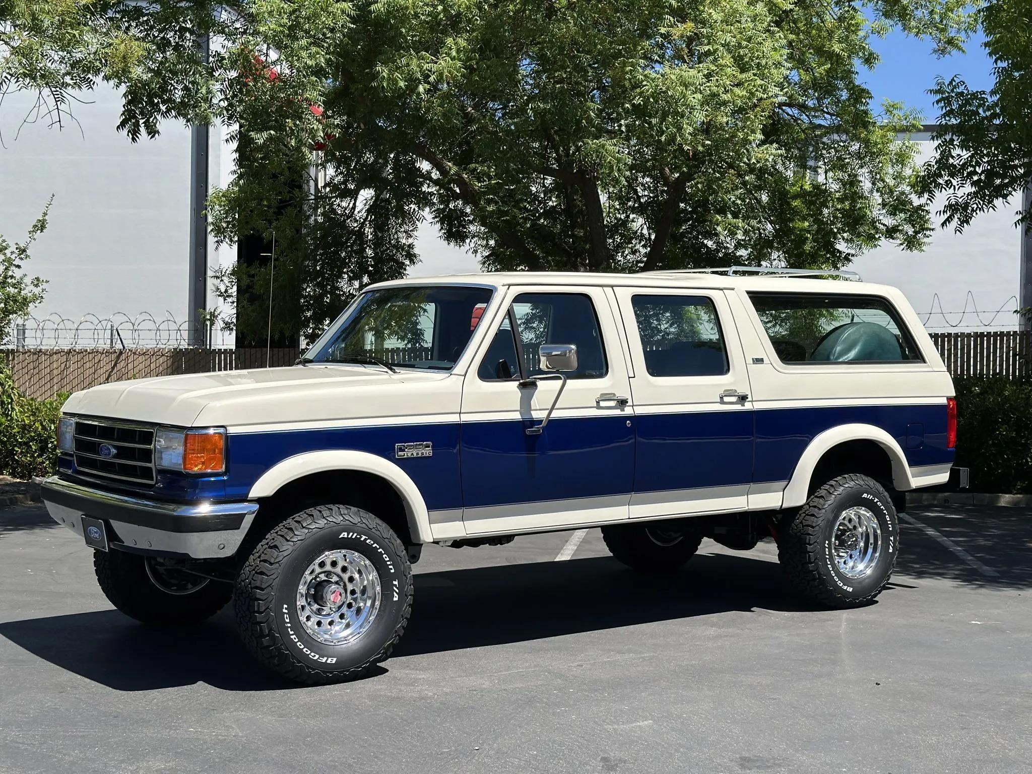 1990 Ford C-350 Centurion