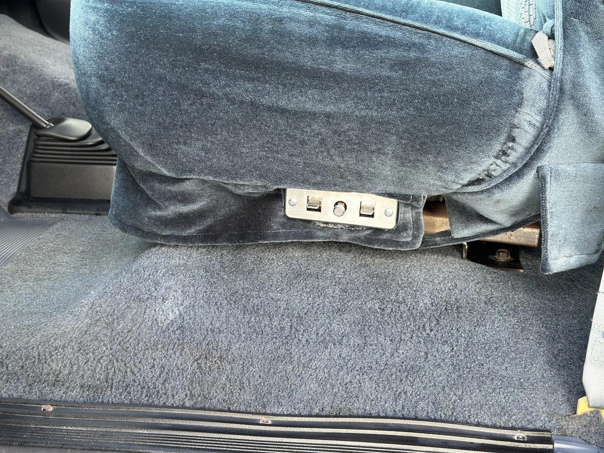 1990 Ford C-350 Centurion