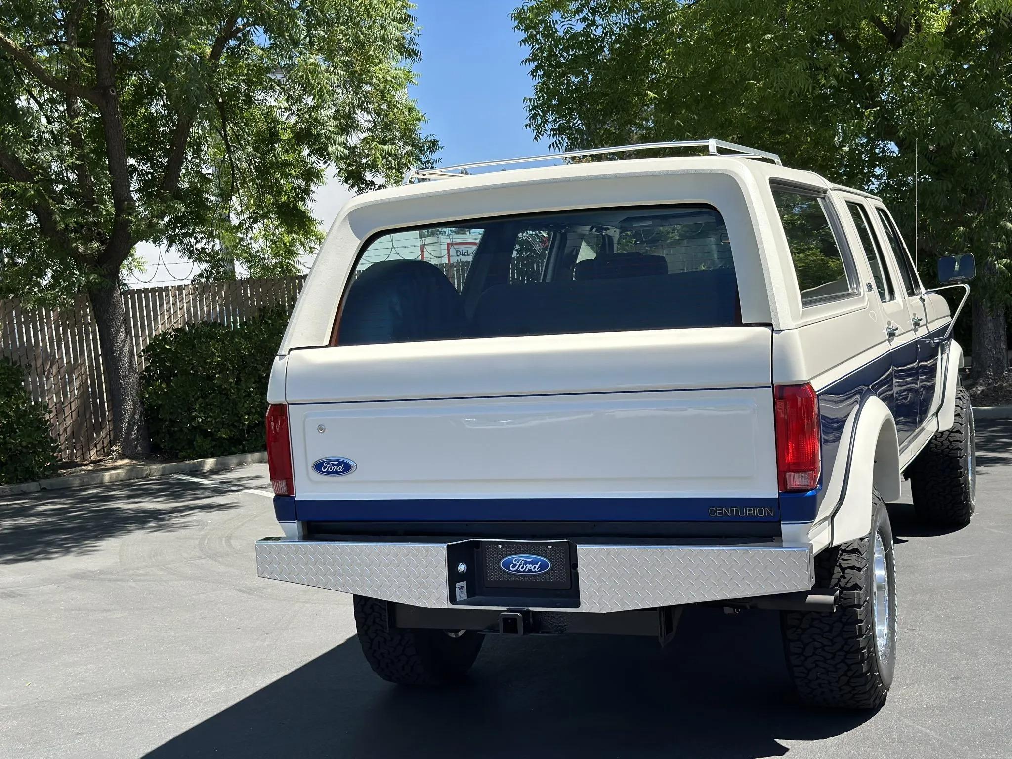 1990 Ford C-350 Centurion