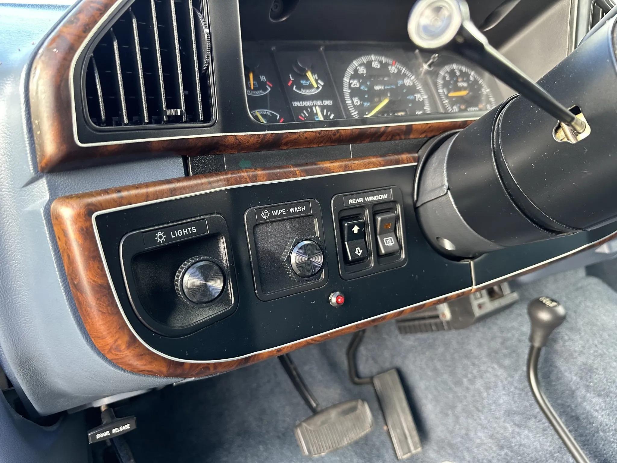 1990 Ford C-350 Centurion