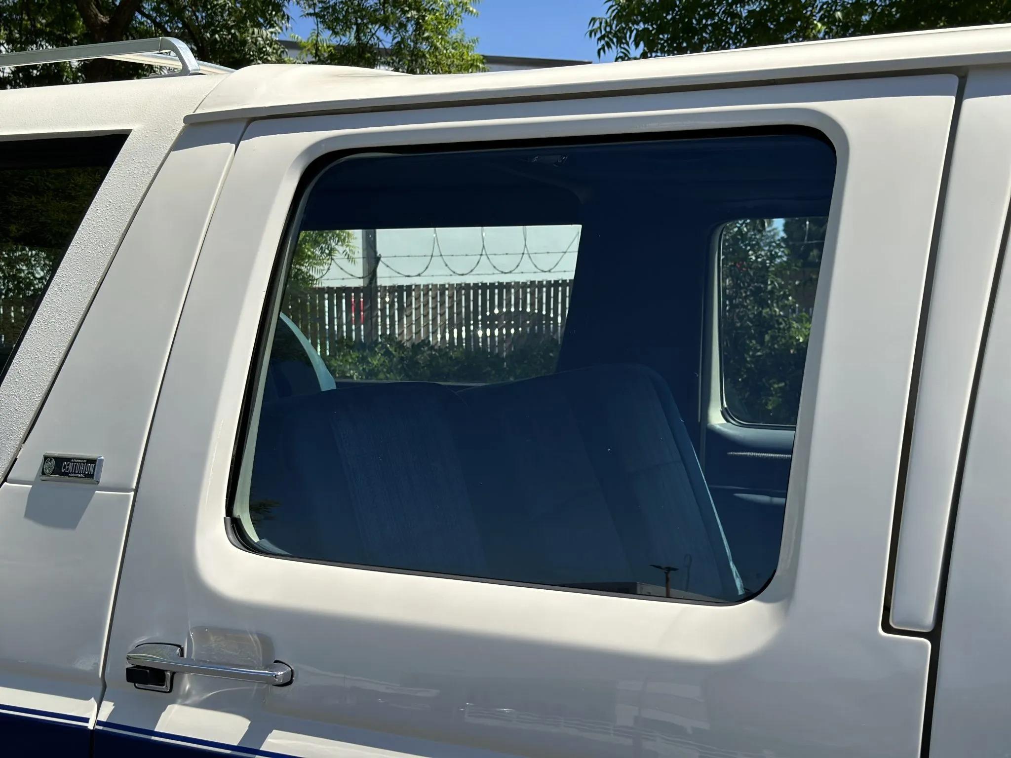 1990 Ford C-350 Centurion