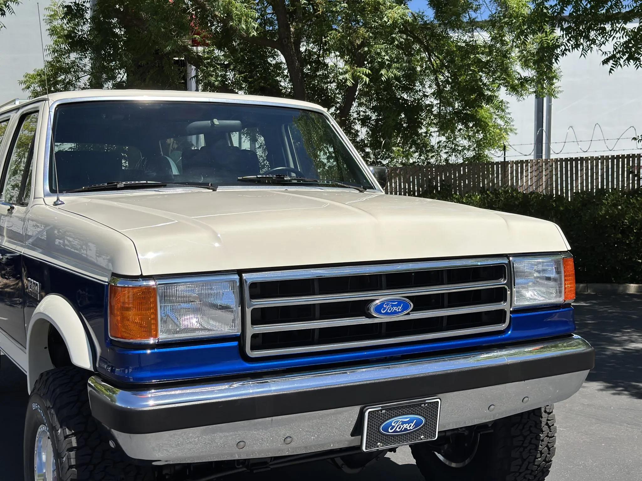1990 Ford C-350 Centurion