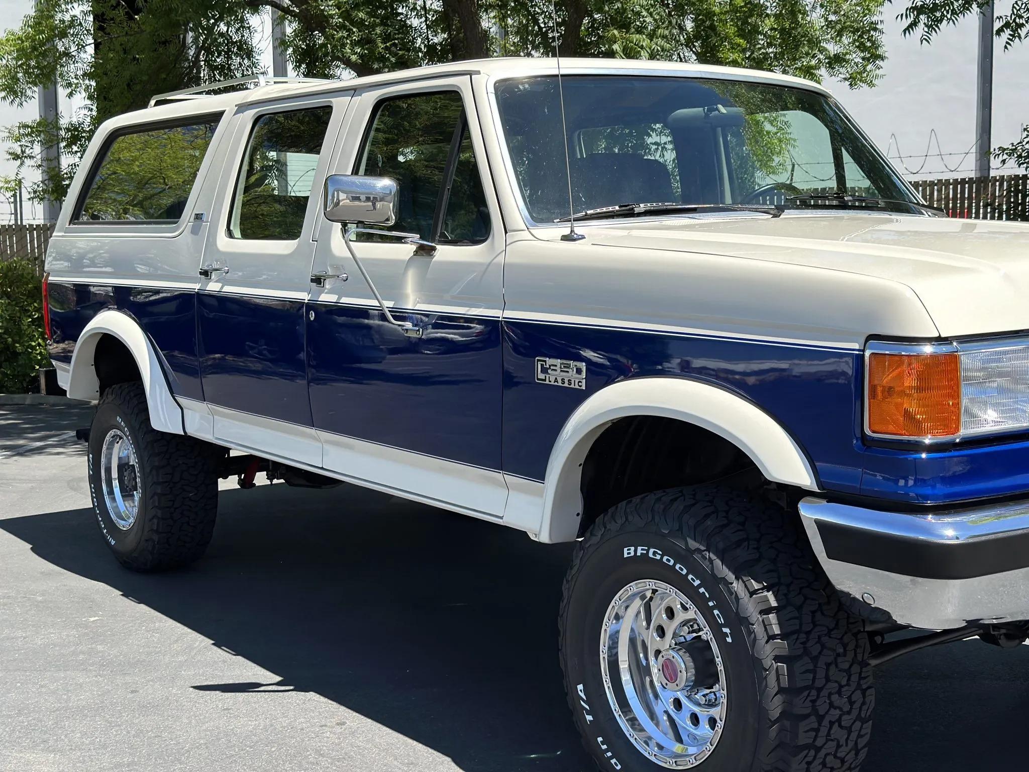 1990 Ford C-350 Centurion
