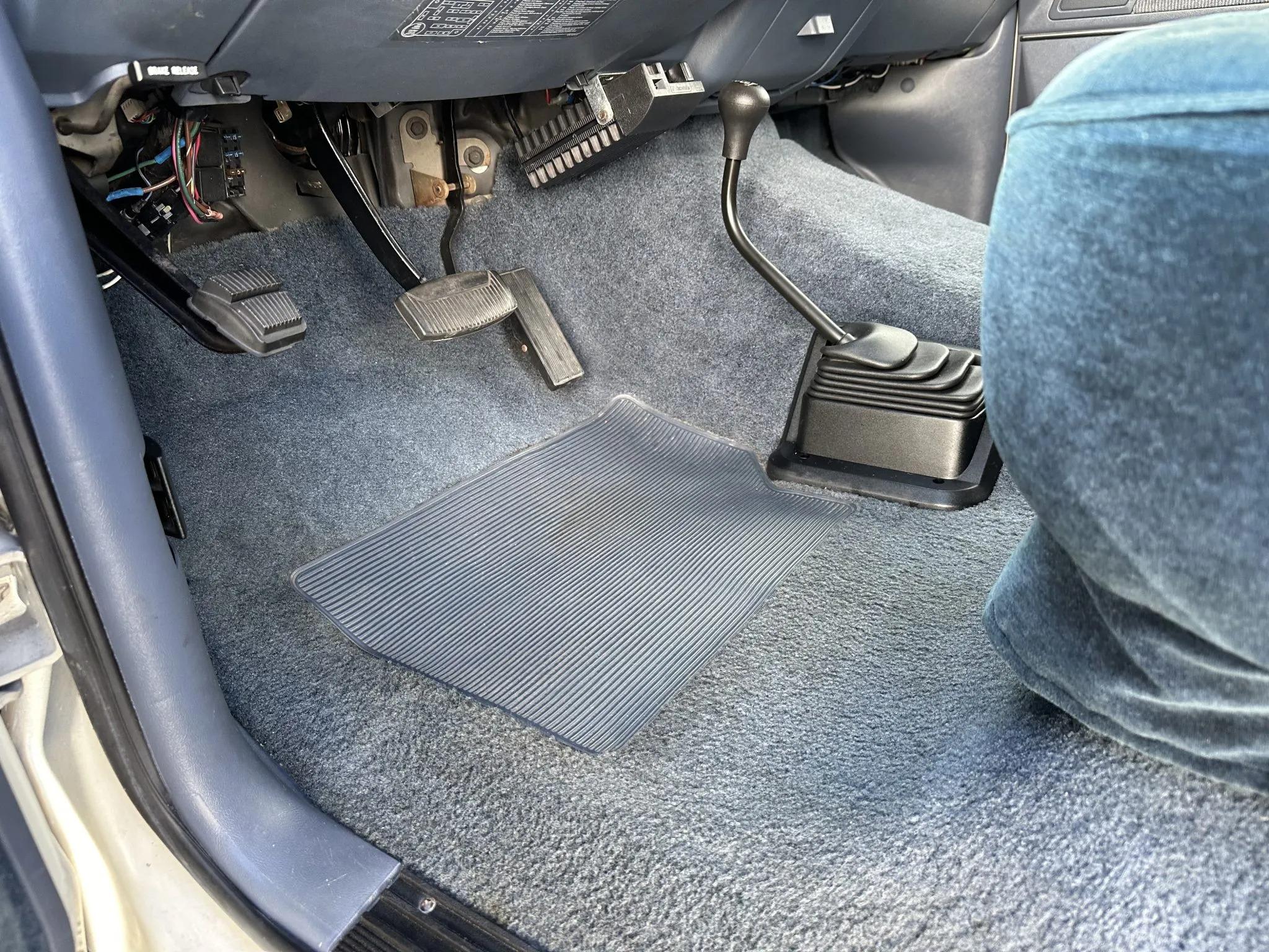 1990 Ford C-350 Centurion