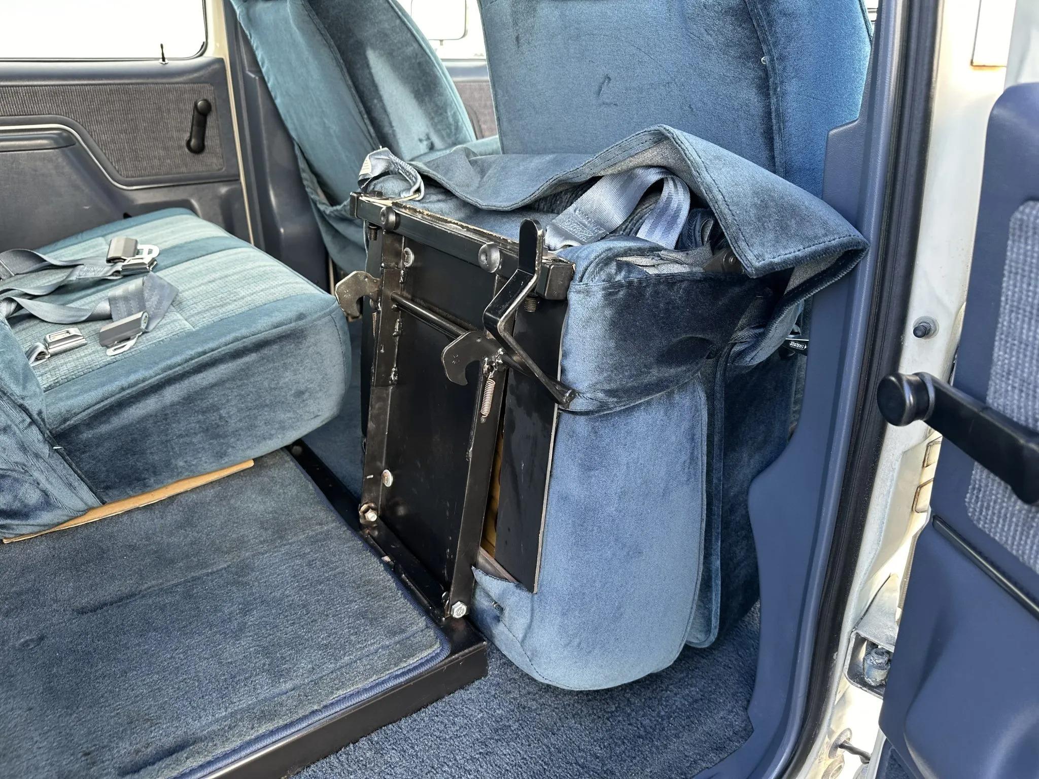 1990 Ford C-350 Centurion