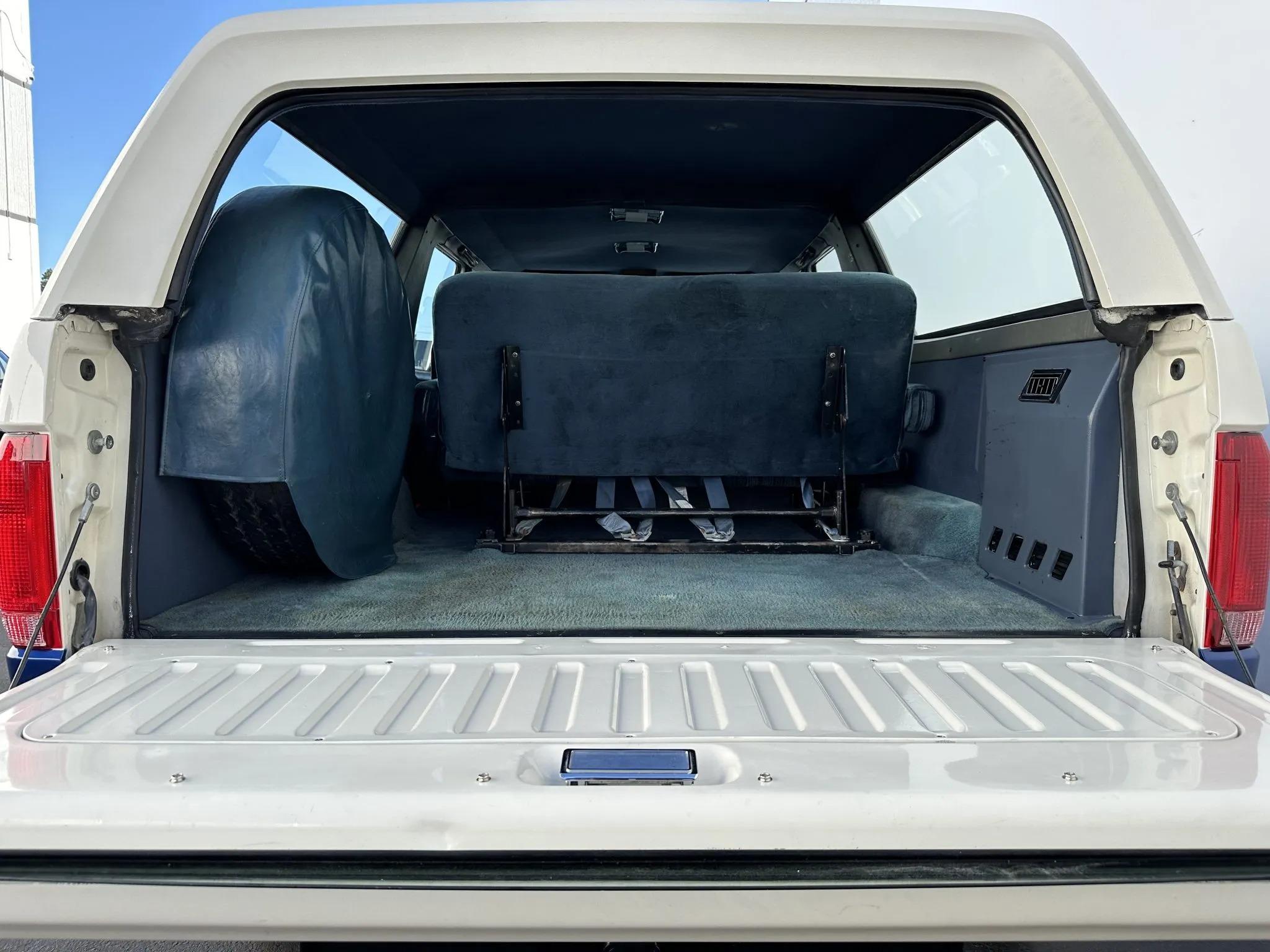 1990 Ford C-350 Centurion