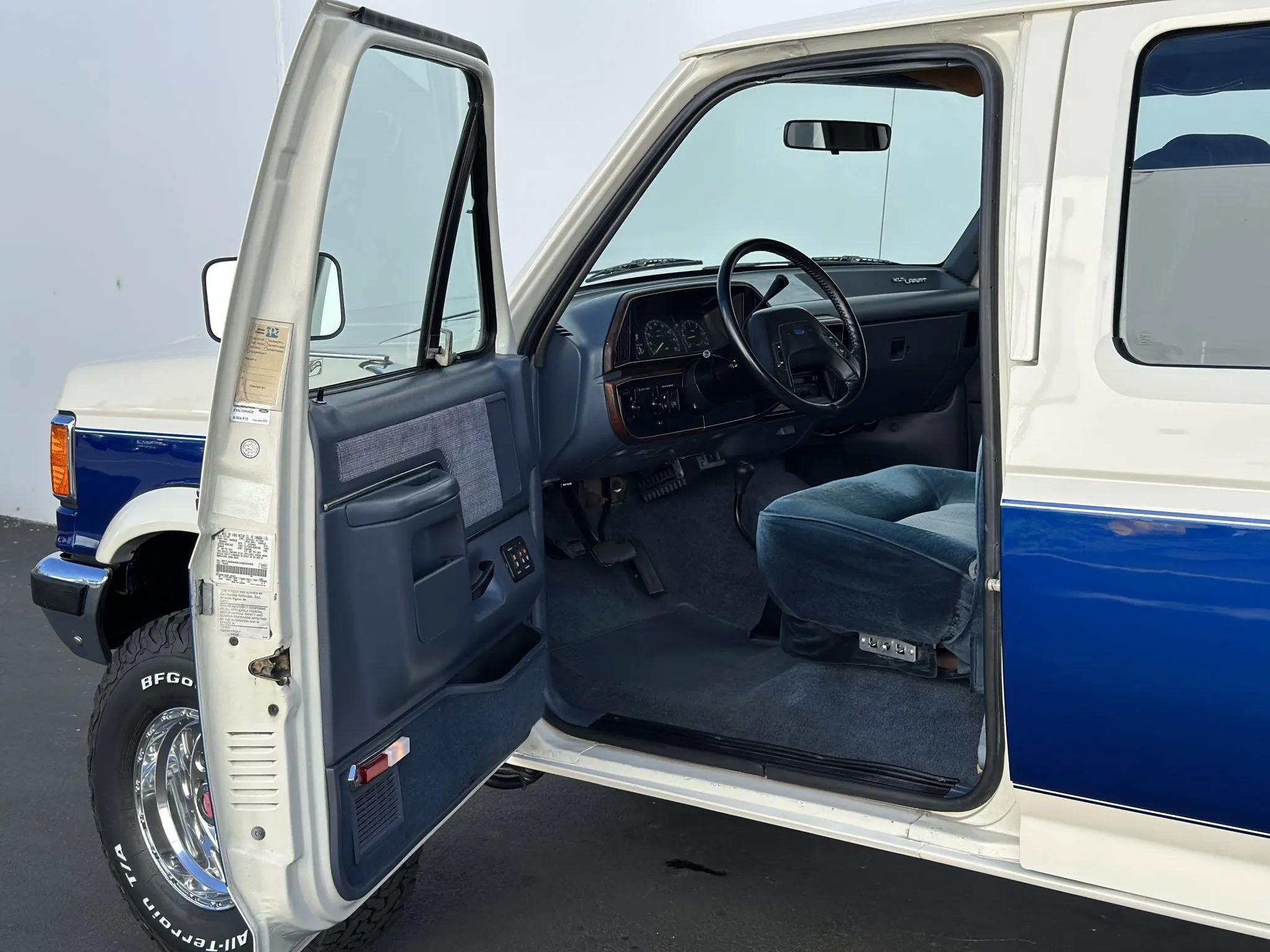 1990 Ford C-350 Centurion