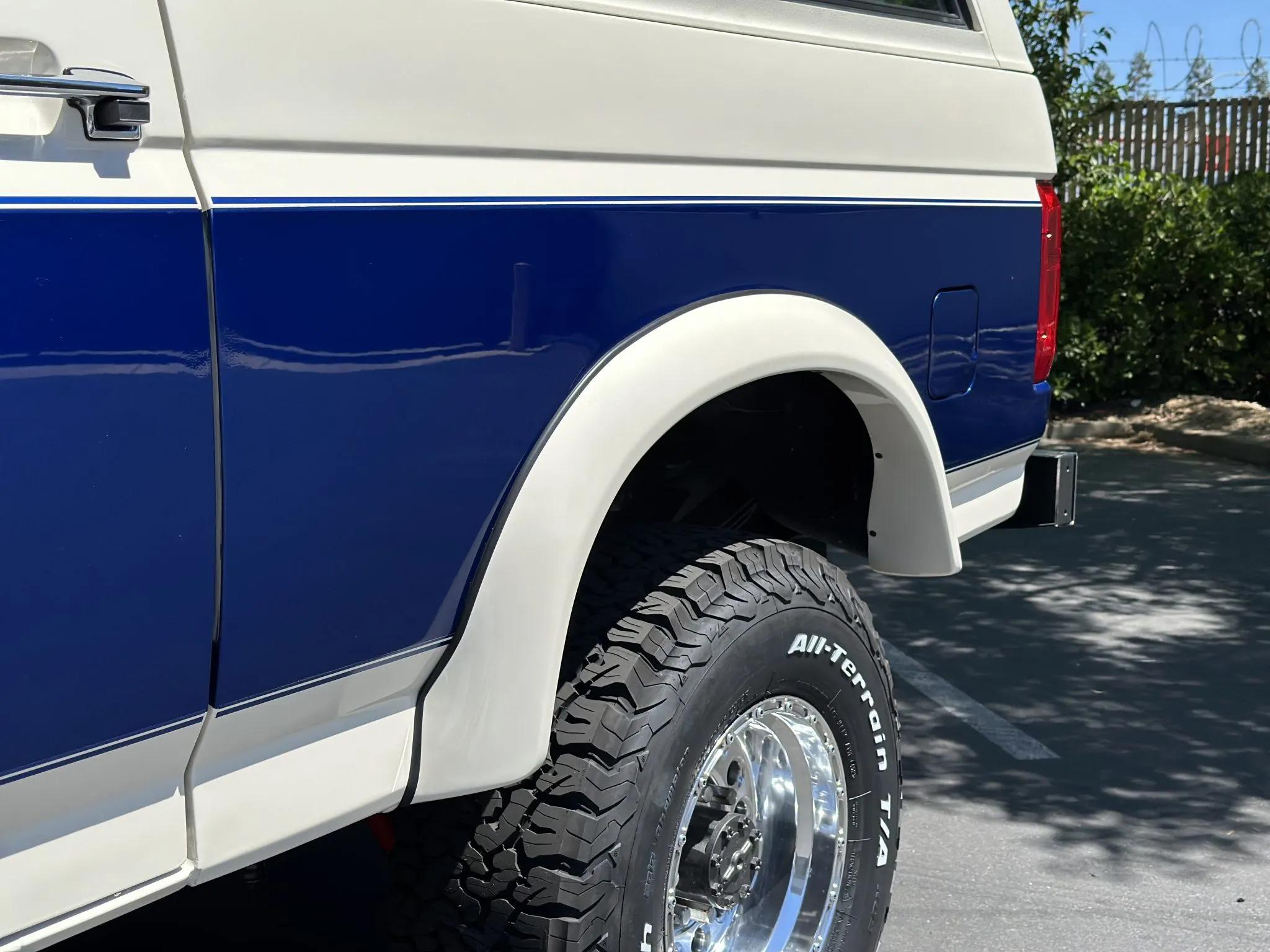 1990 Ford C-350 Centurion