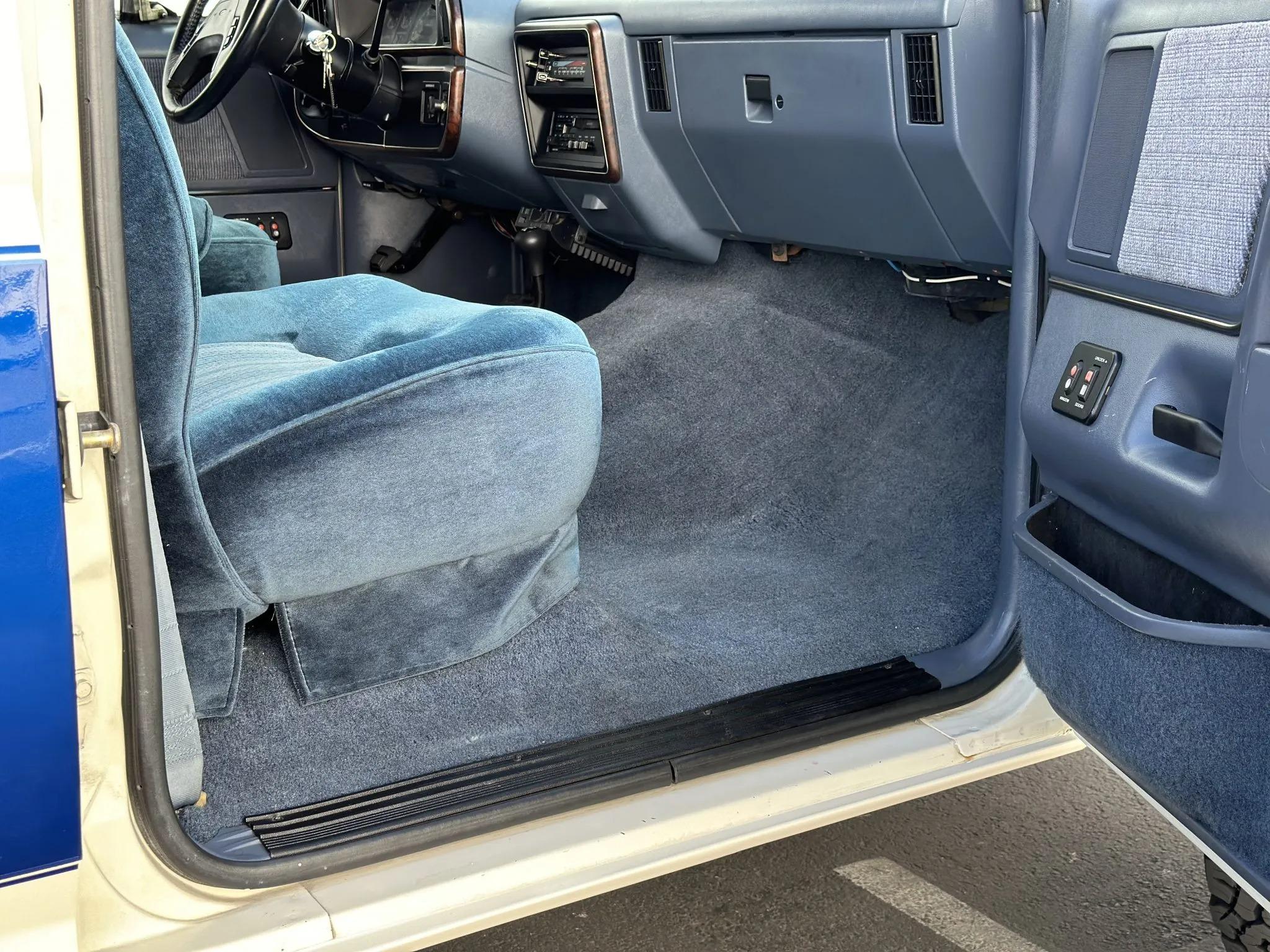 1990 Ford C-350 Centurion