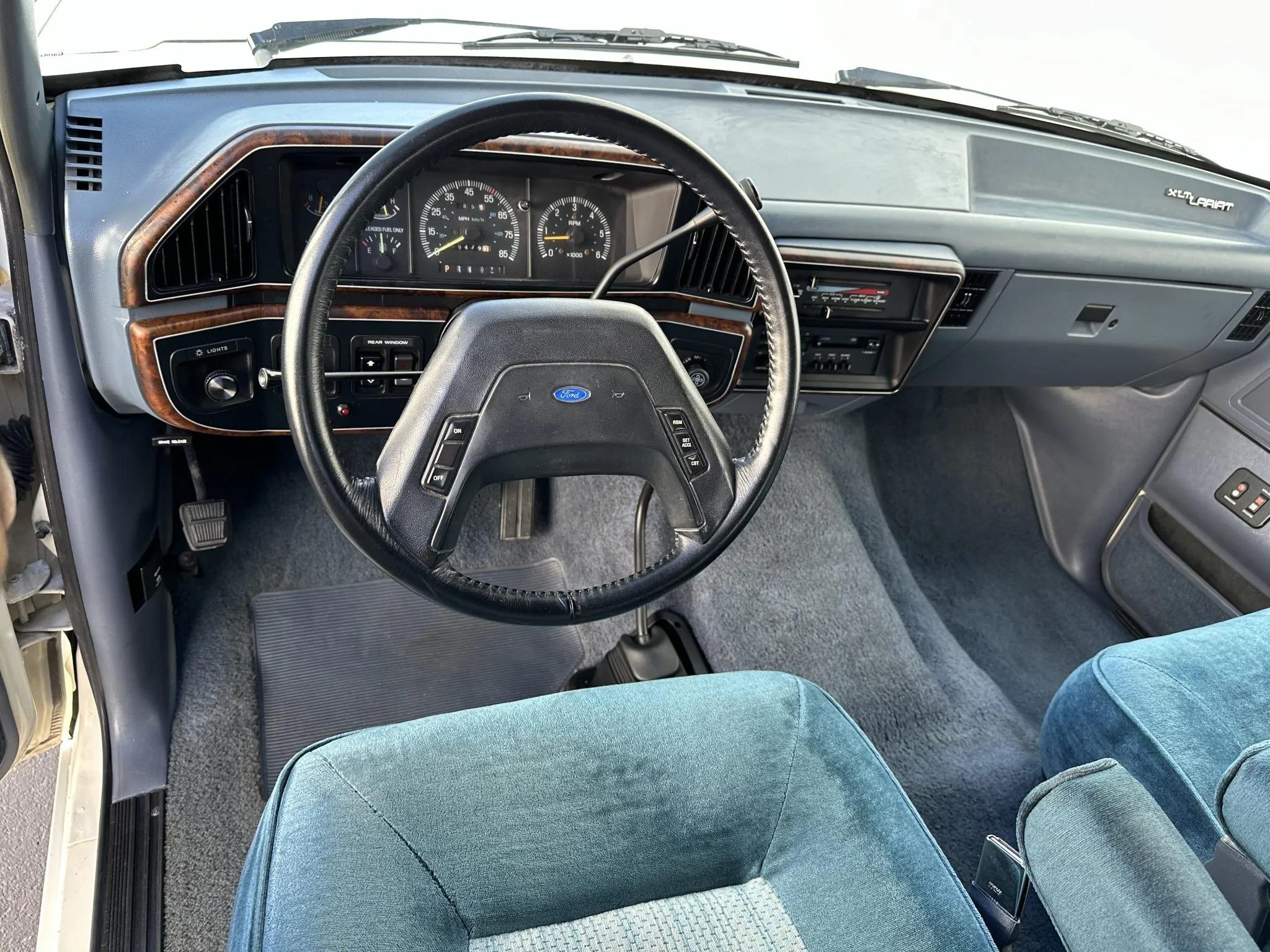 1990 Ford C-350 Centurion