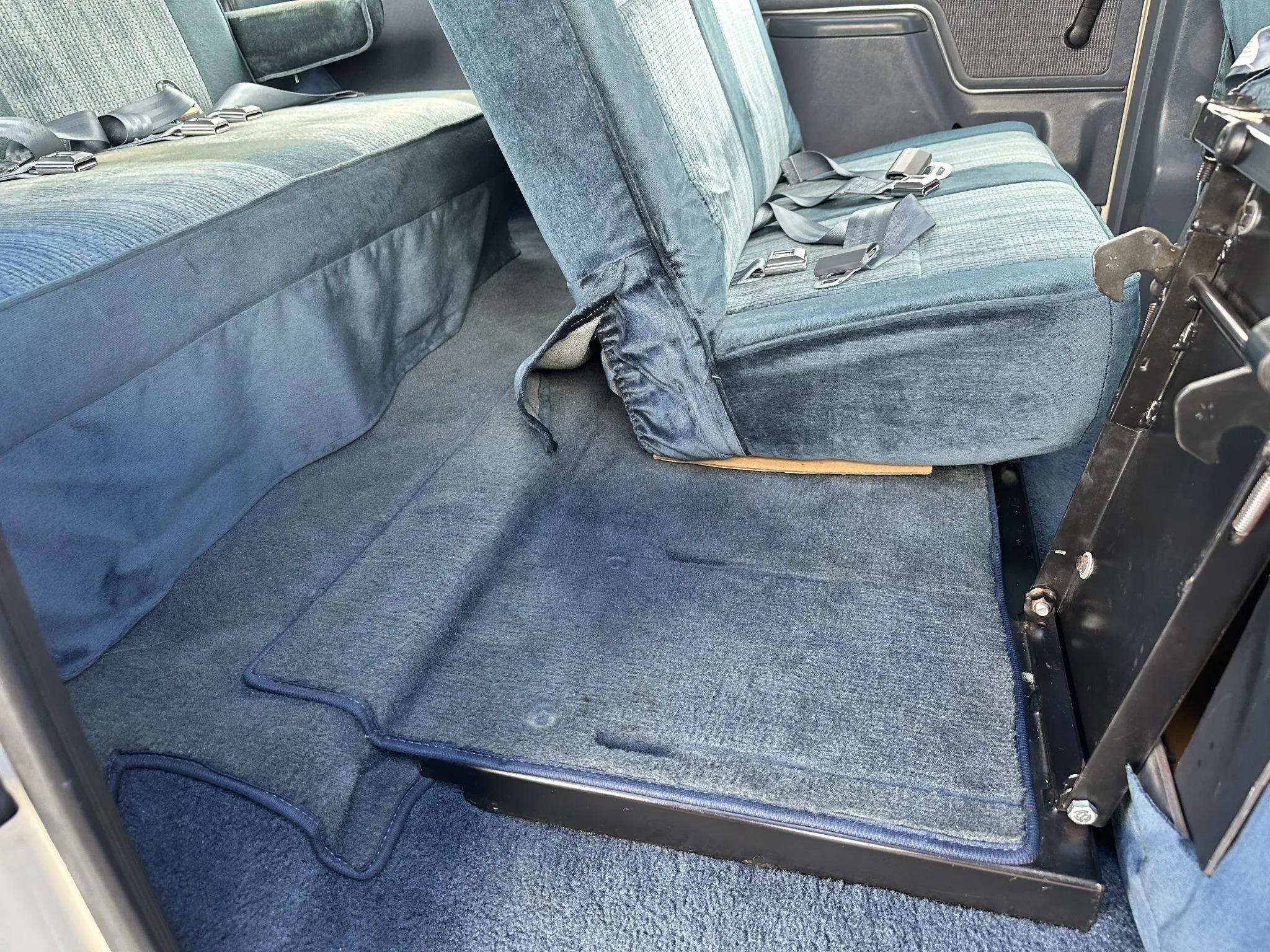 1990 Ford C-350 Centurion