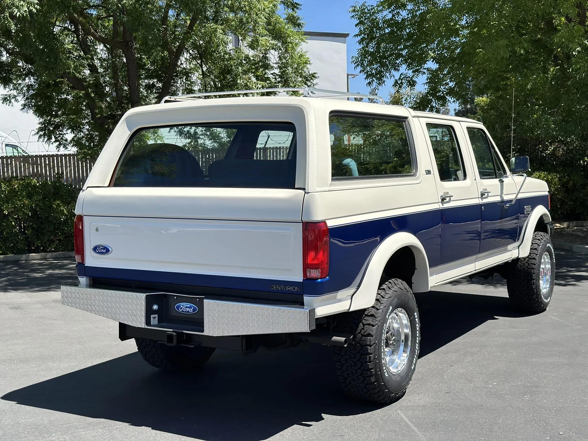 1990 Ford C-350 Centurion