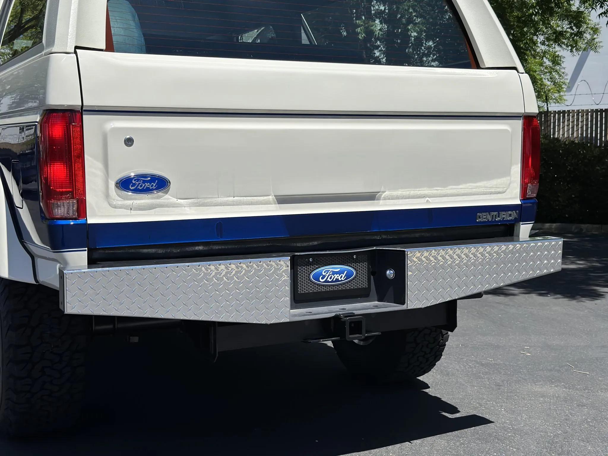 1990 Ford C-350 Centurion