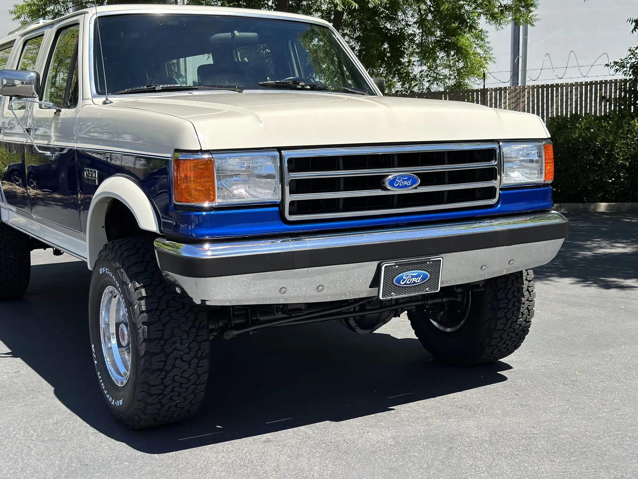 1990 Ford C-350 Centurion
