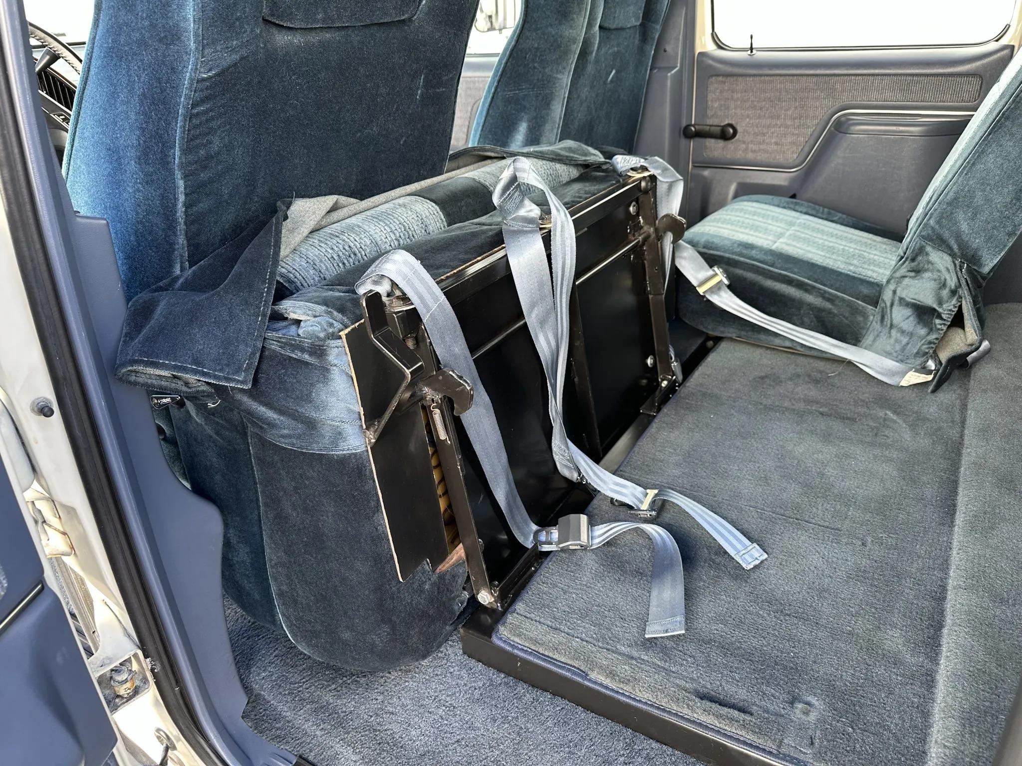 1990 Ford C-350 Centurion