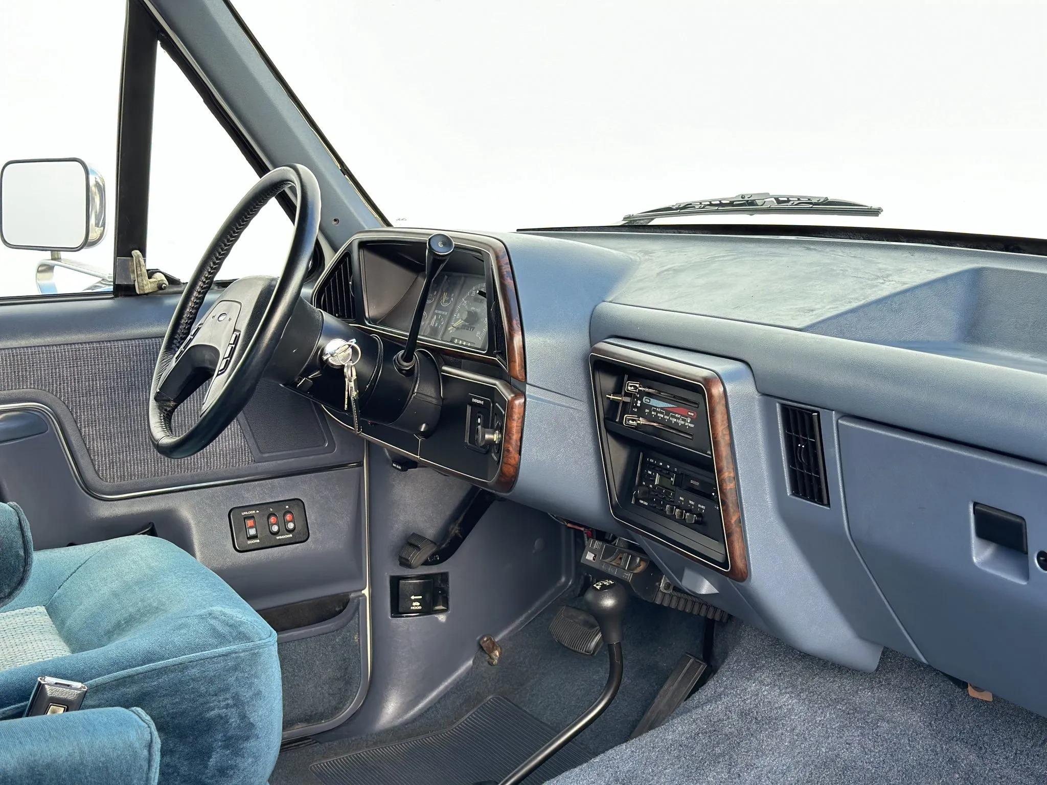 1990 Ford C-350 Centurion