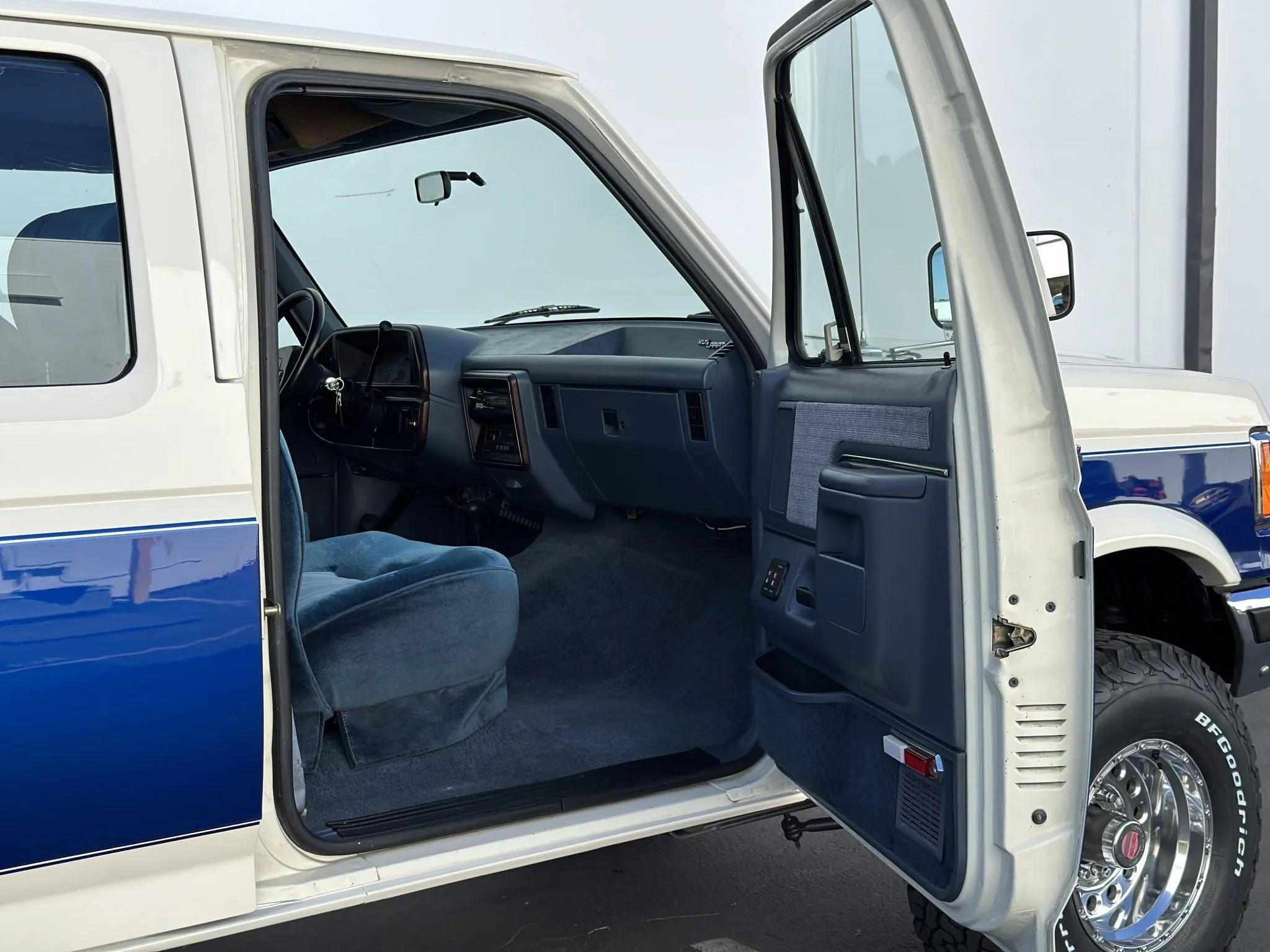 1990 Ford C-350 Centurion