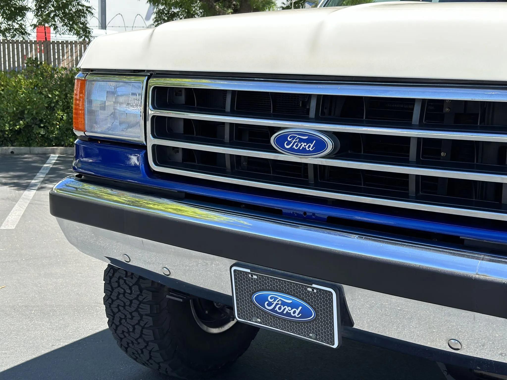 1990 Ford C-350 Centurion