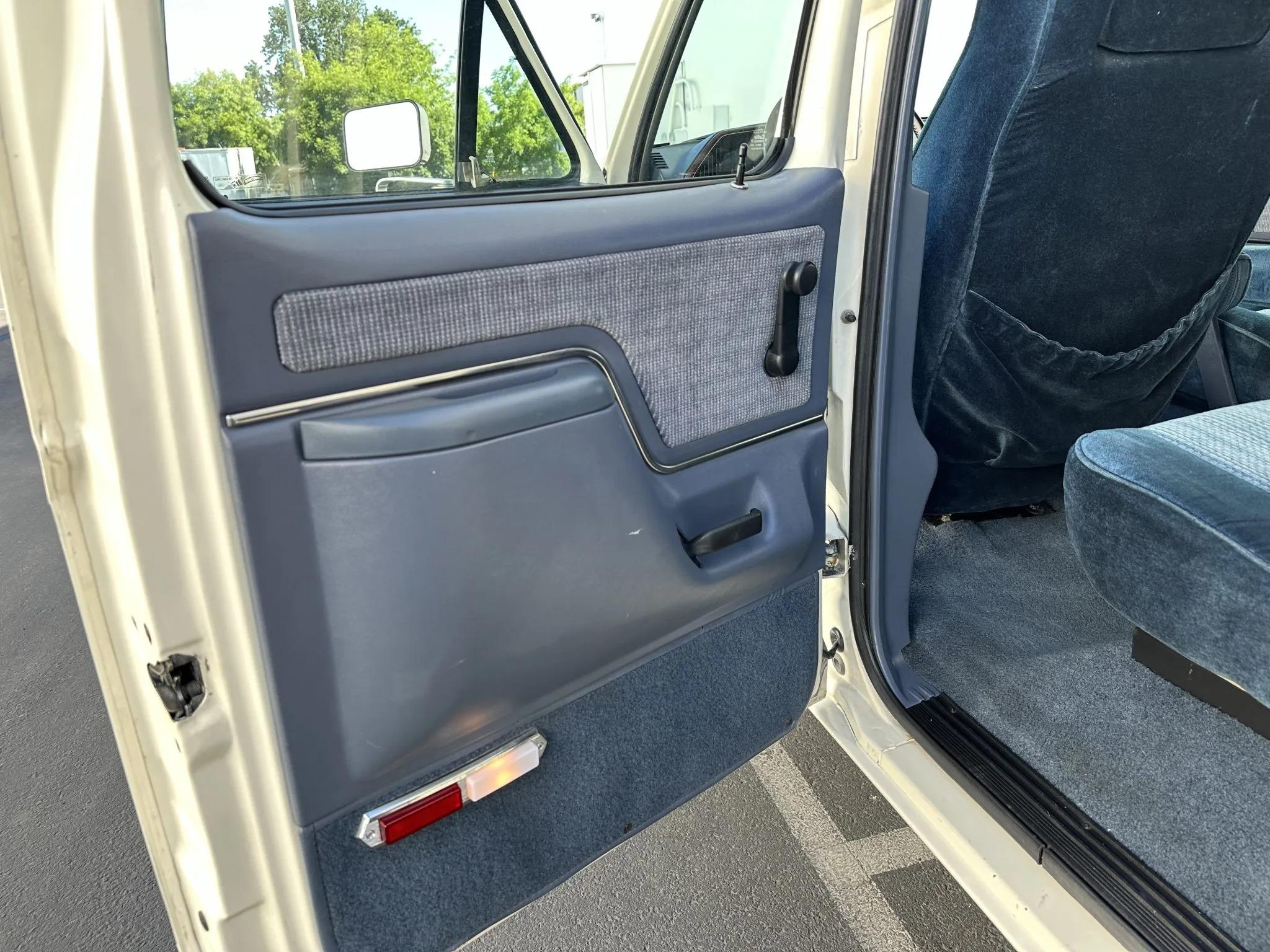 1990 Ford C-350 Centurion