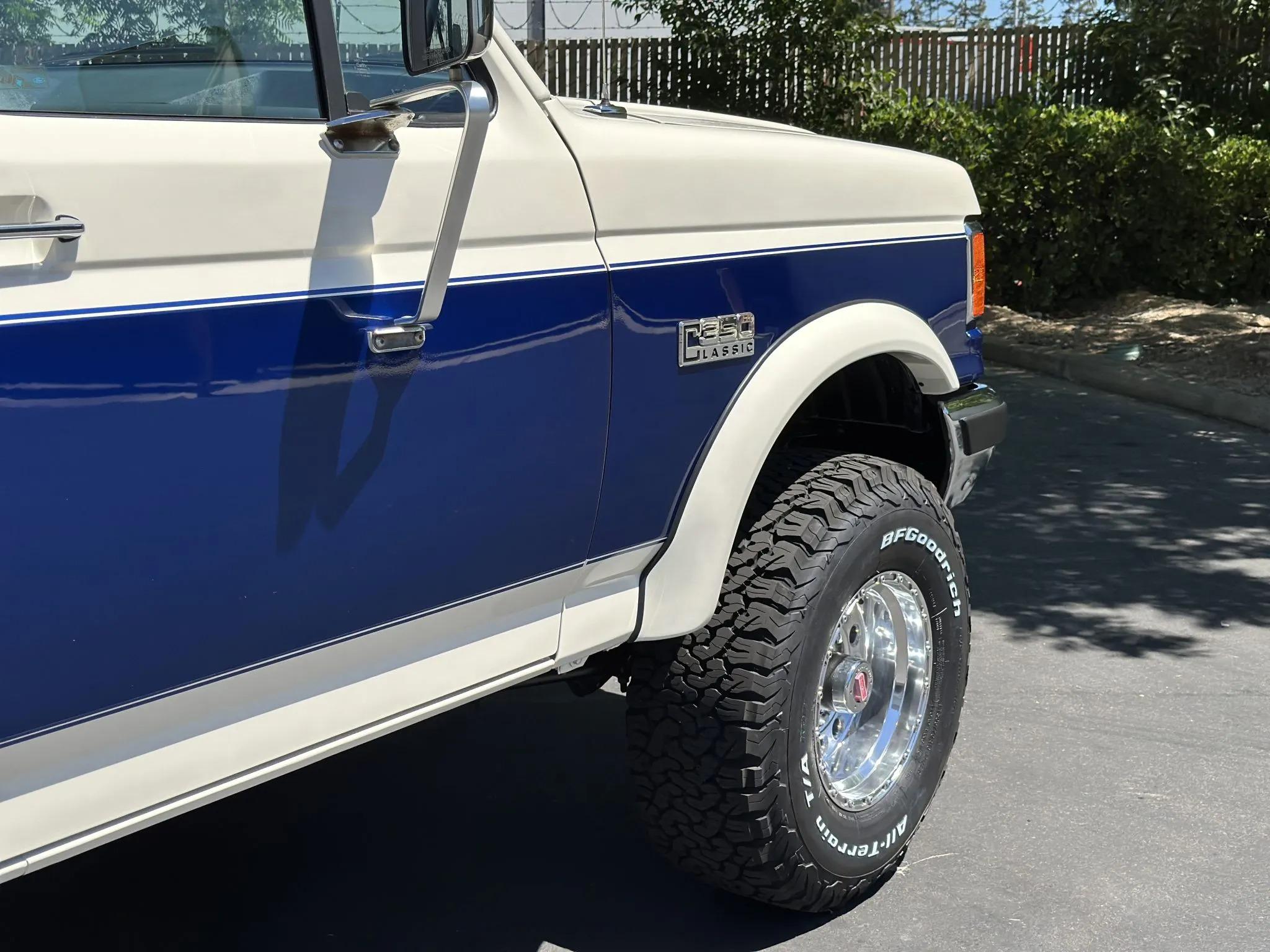 1990 Ford C-350 Centurion