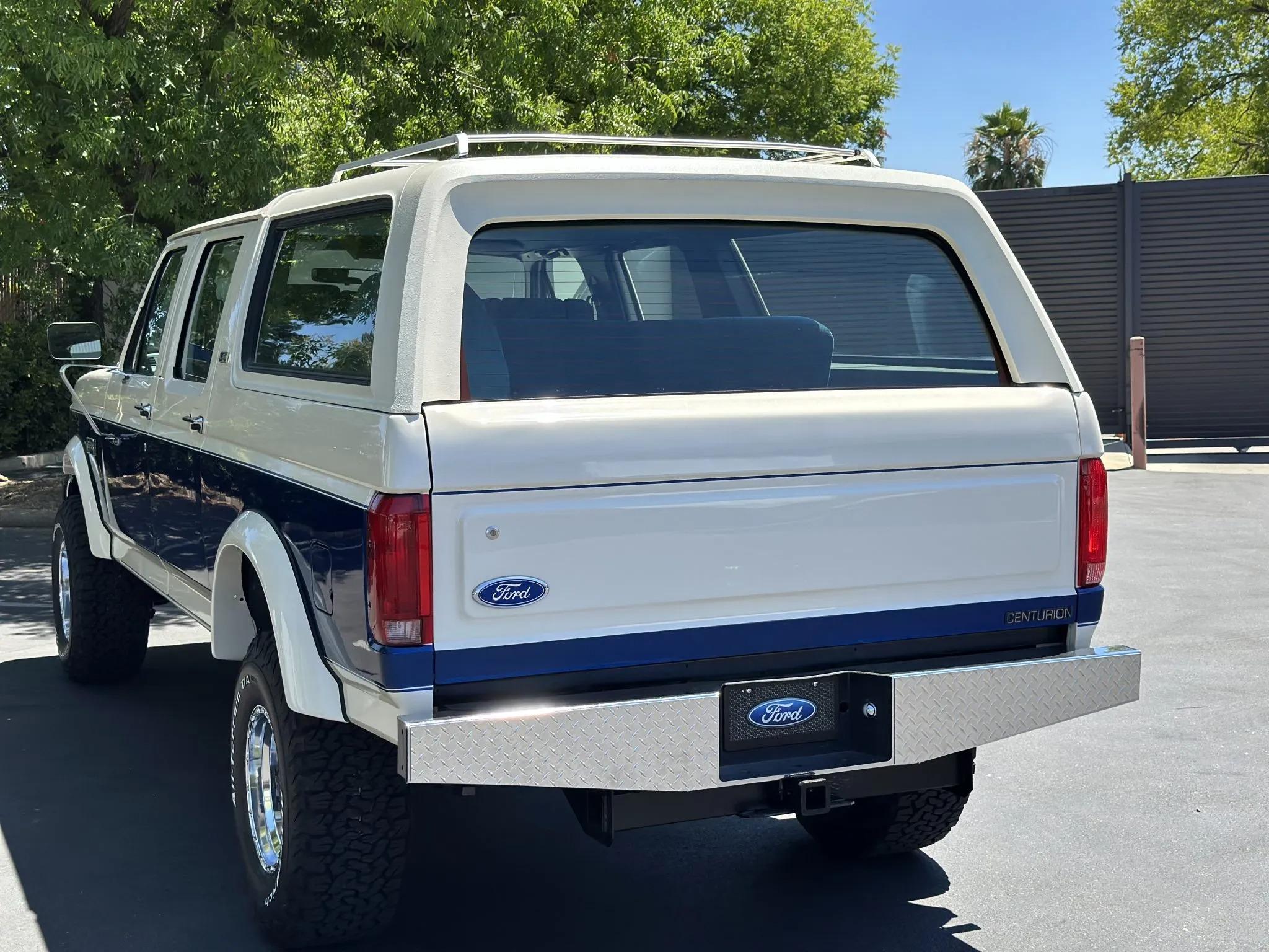 1990 Ford C-350 Centurion