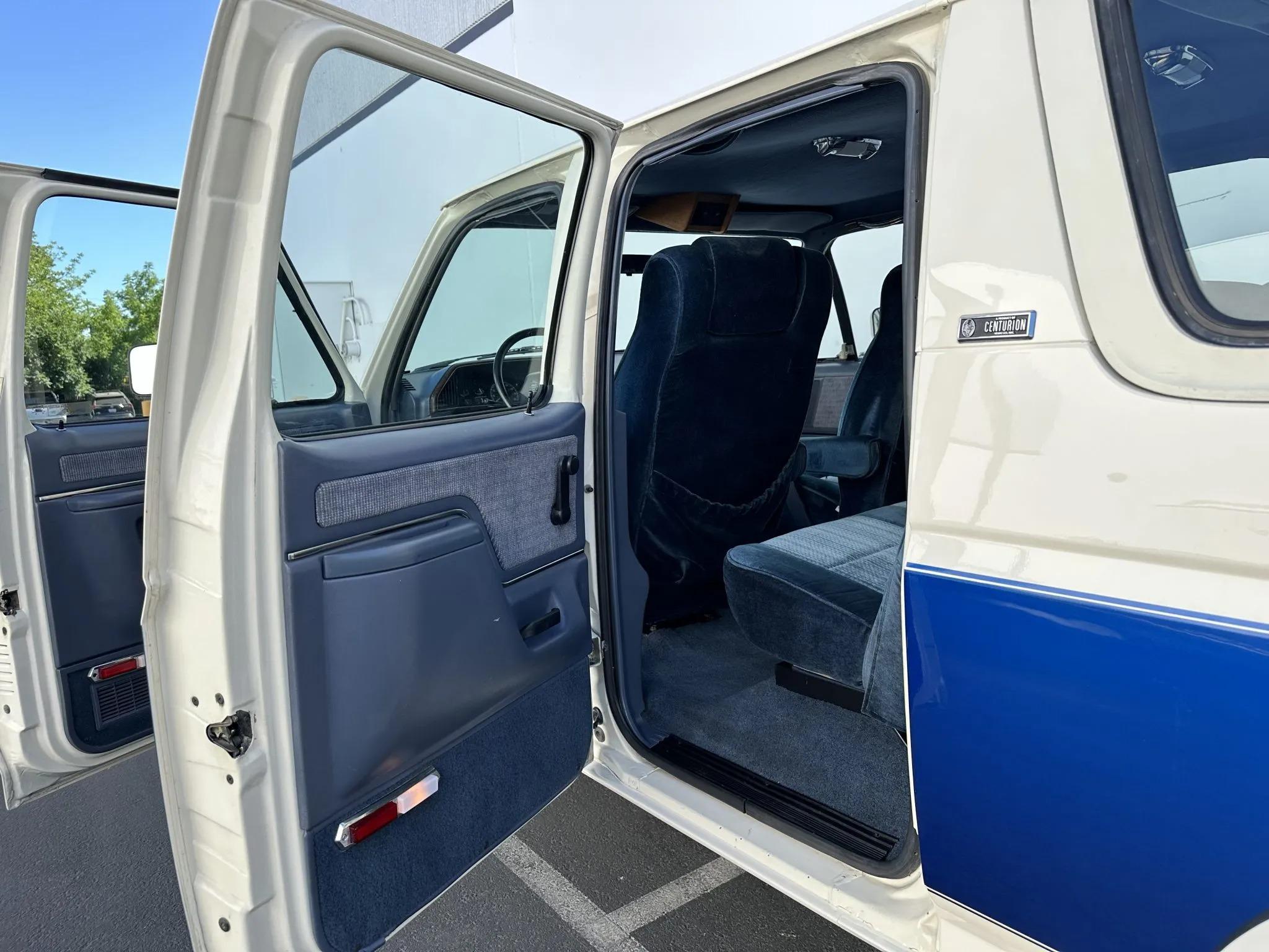 1990 Ford C-350 Centurion