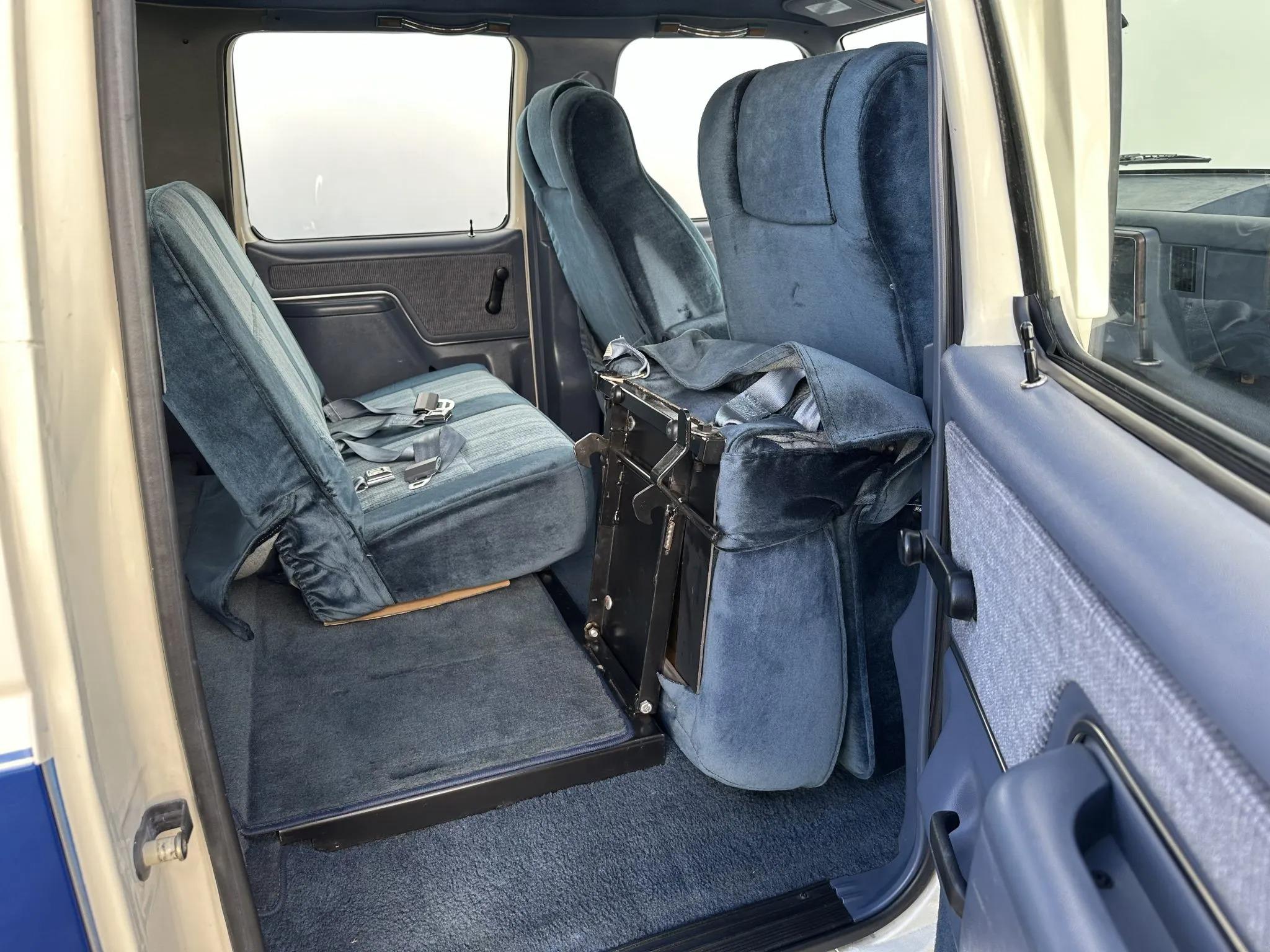 1990 Ford C-350 Centurion