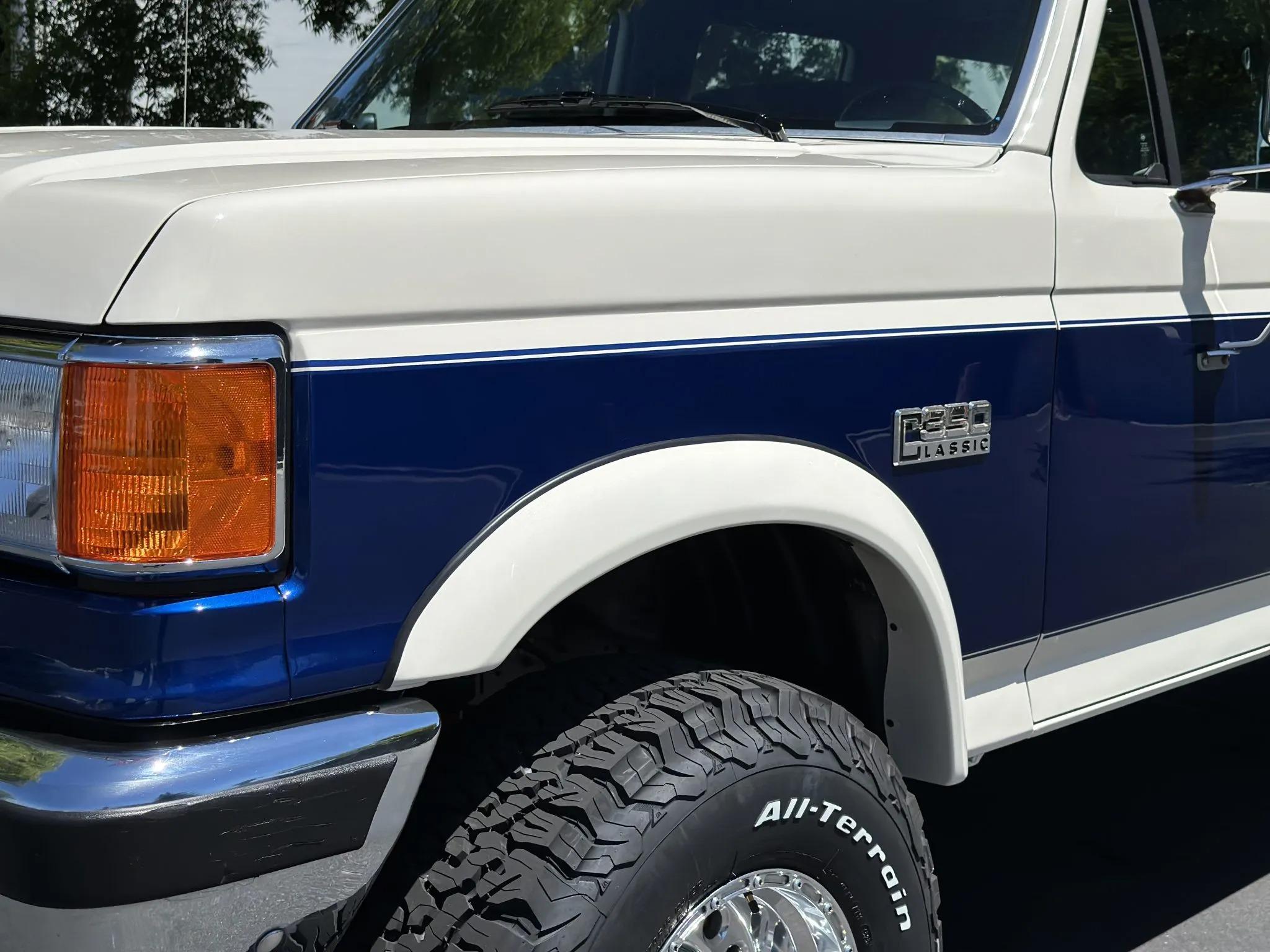 1990 Ford C-350 Centurion