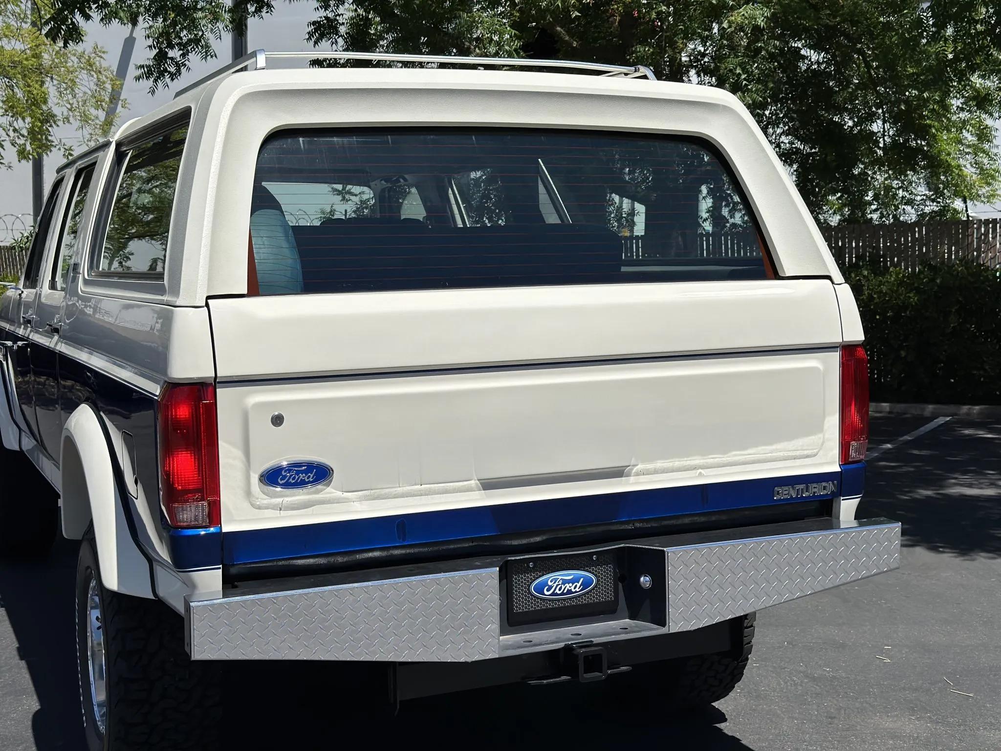1990 Ford C-350 Centurion