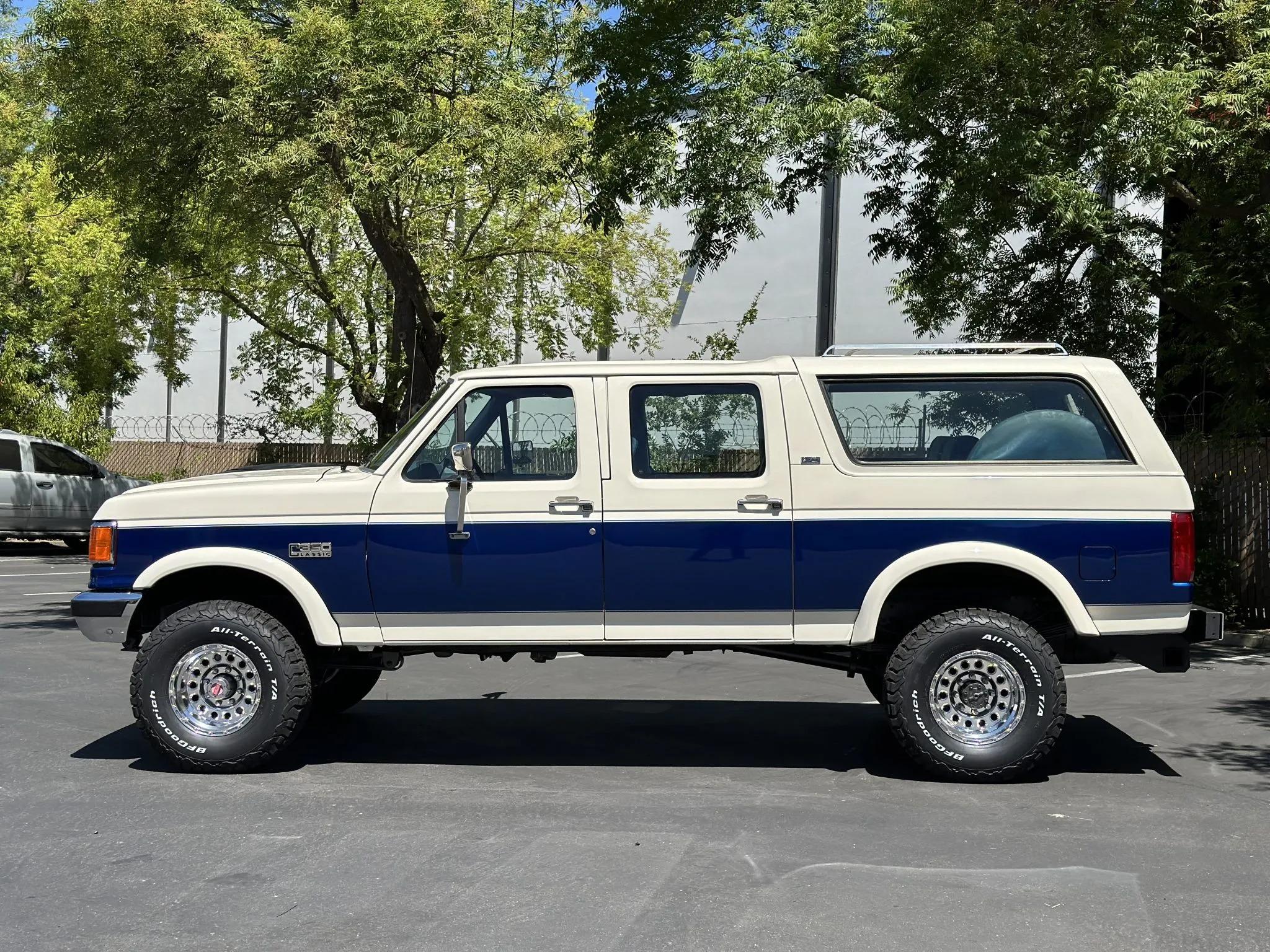 1990 Ford C-350 Centurion
