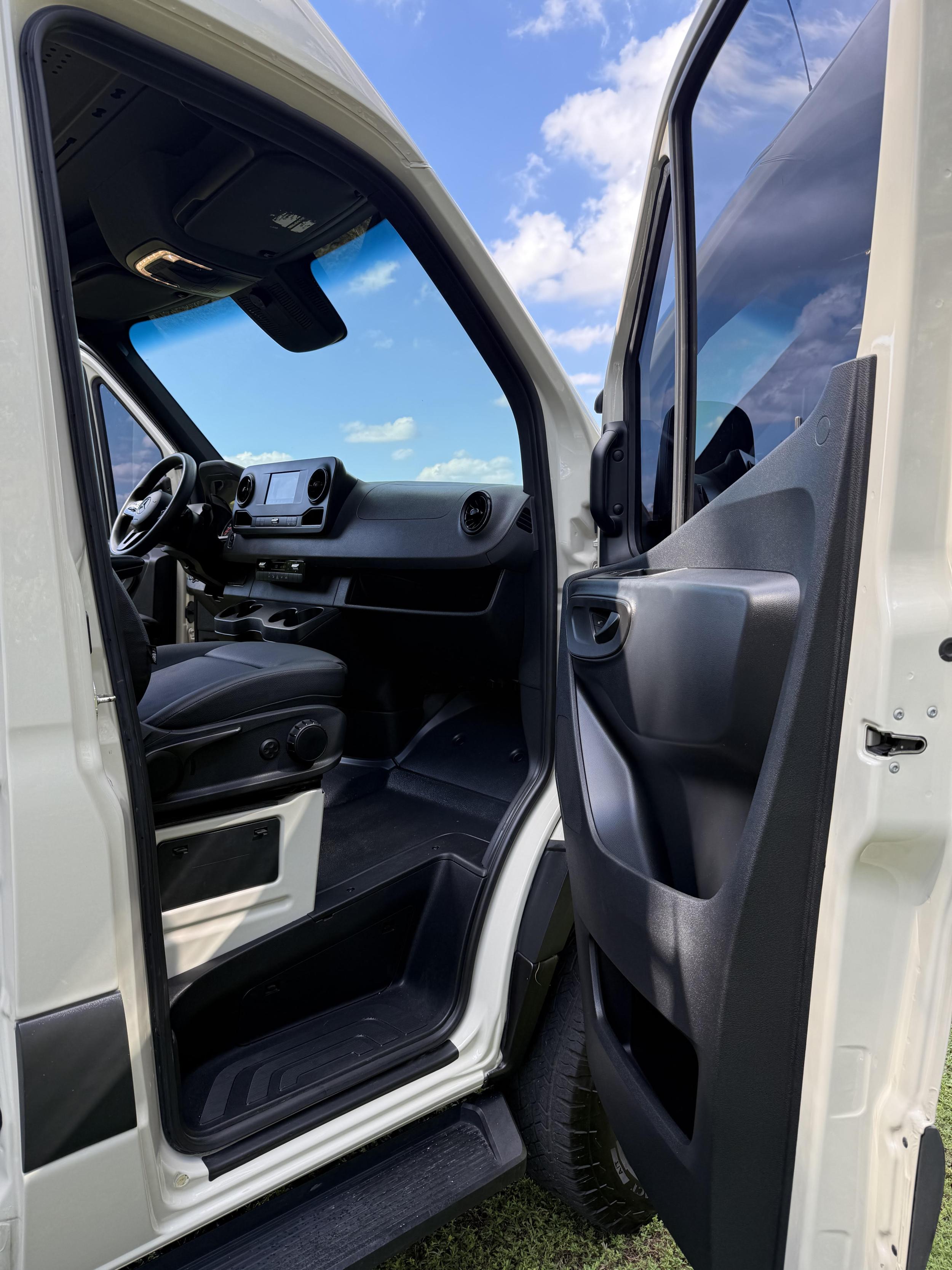 2023 Mercedes-Benz Sprinter 2500