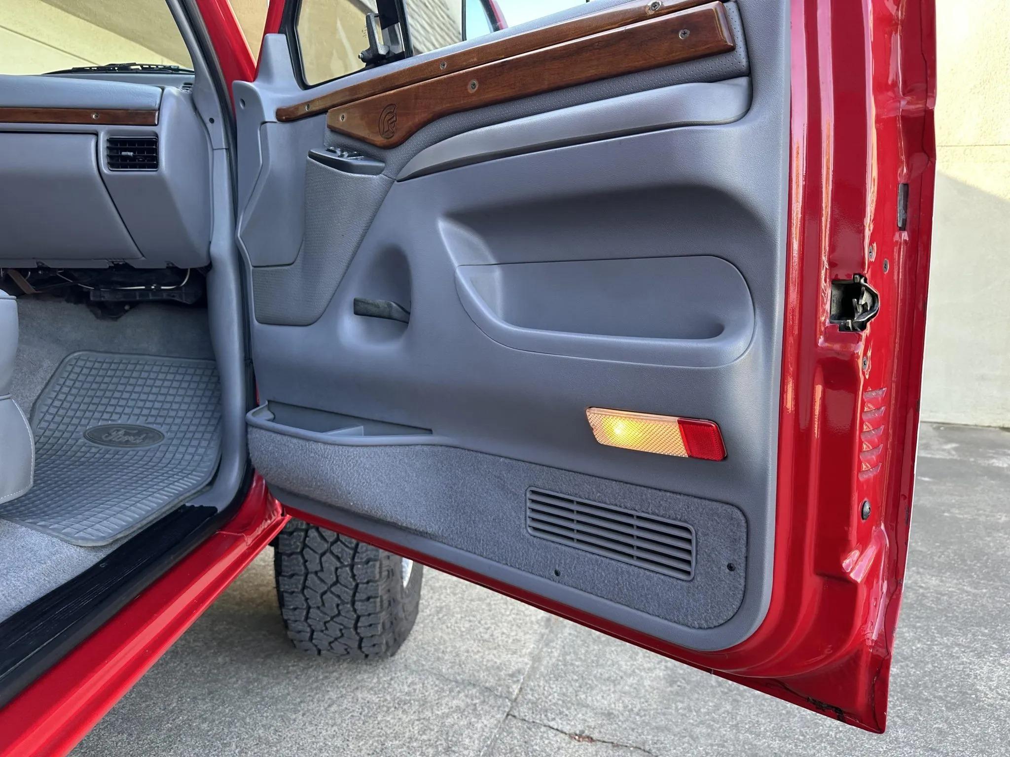 1995 Ford C-350 Centurion