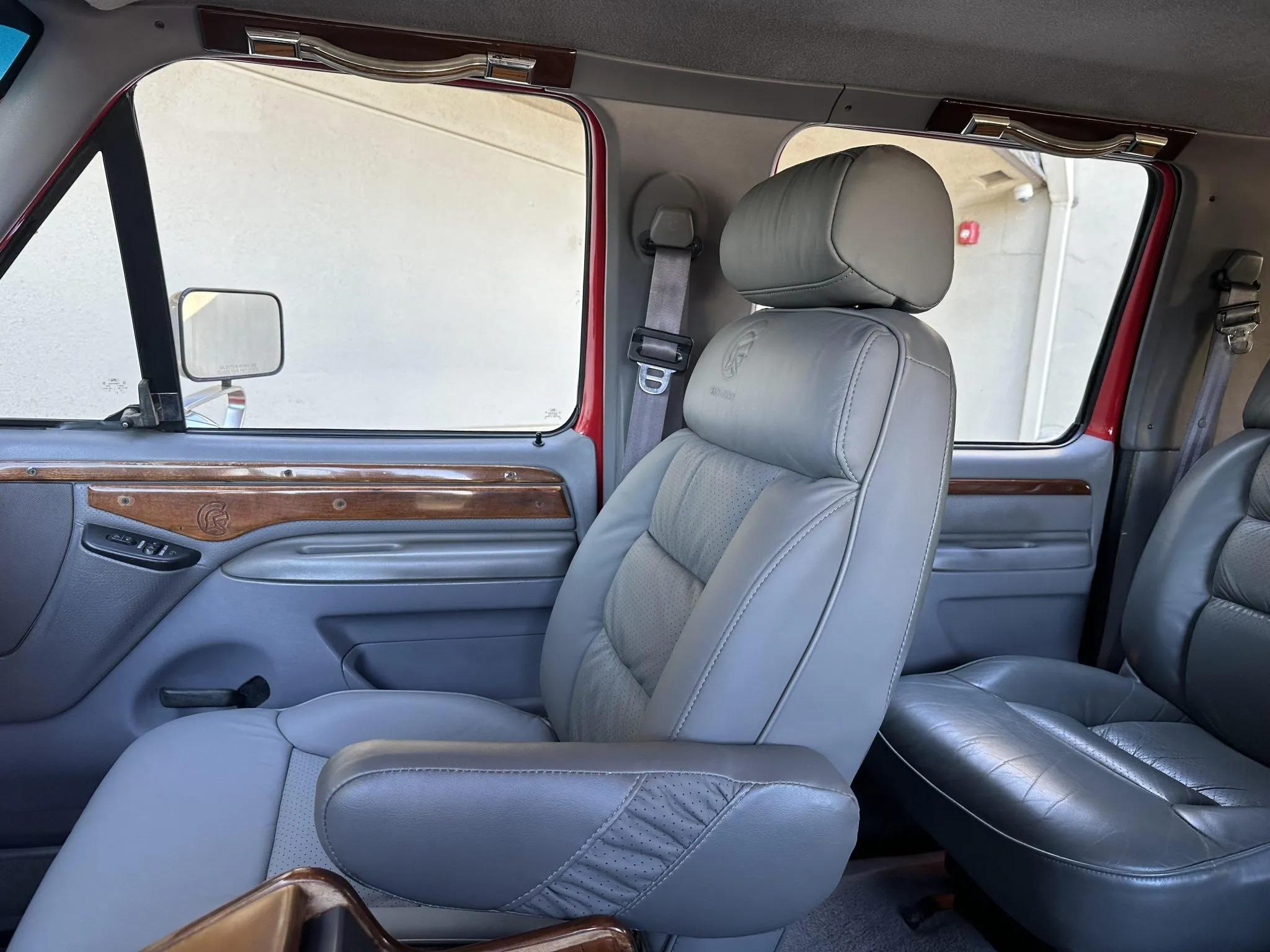 1995 Ford C-350 Centurion