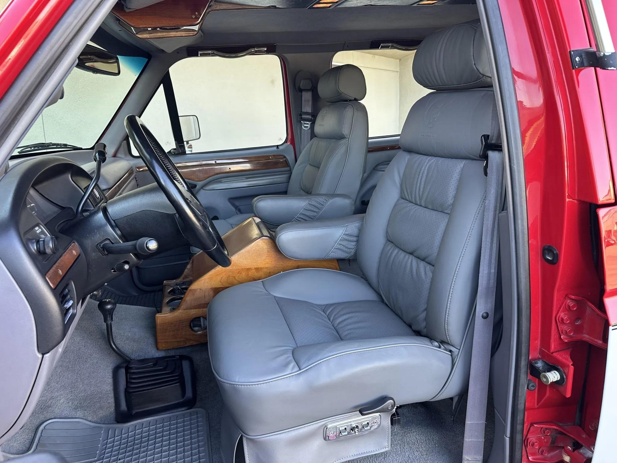 1995 Ford C-350 Centurion