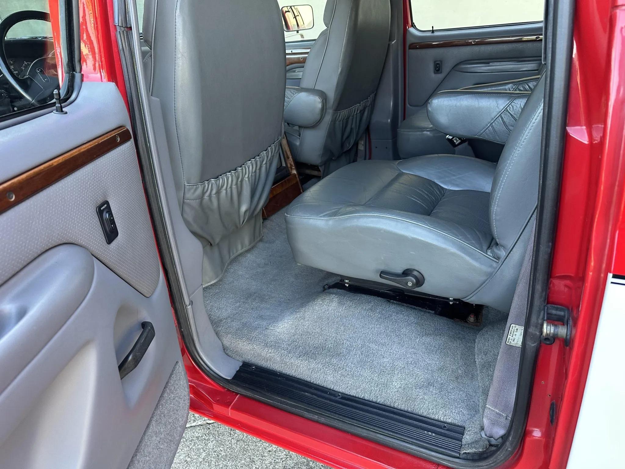 1995 Ford C-350 Centurion