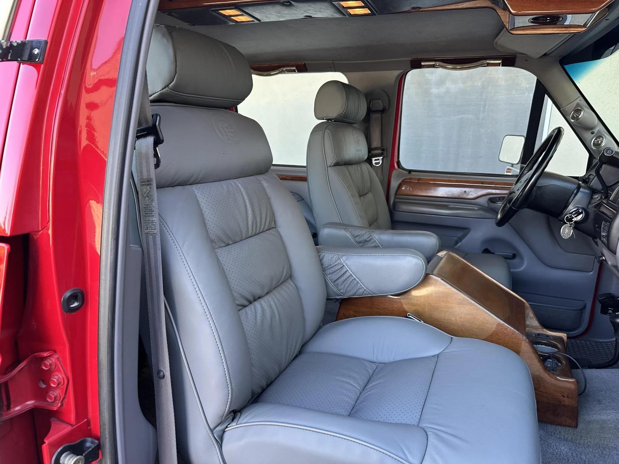 1995 Ford C-350 Centurion