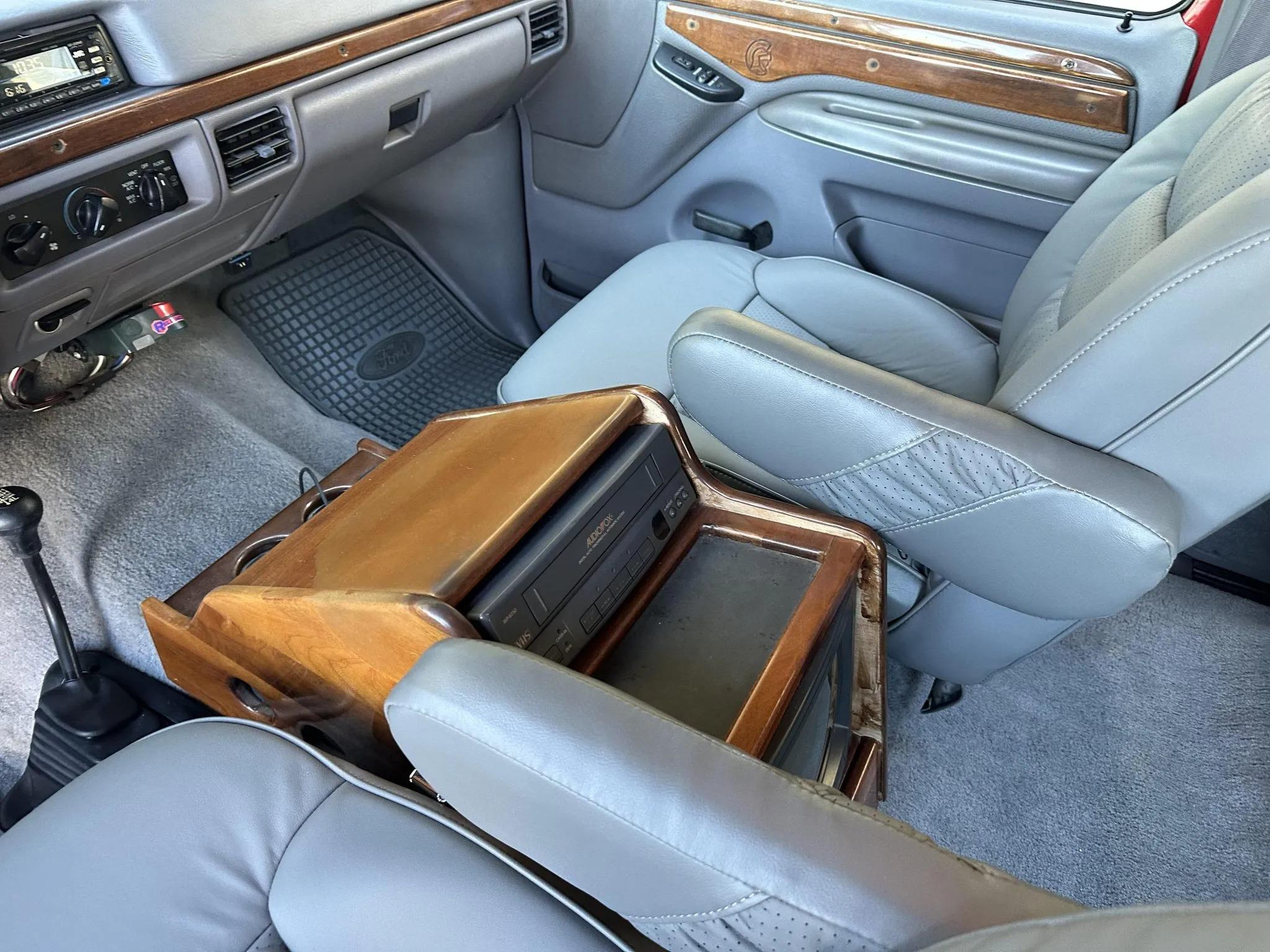 1995 Ford C-350 Centurion