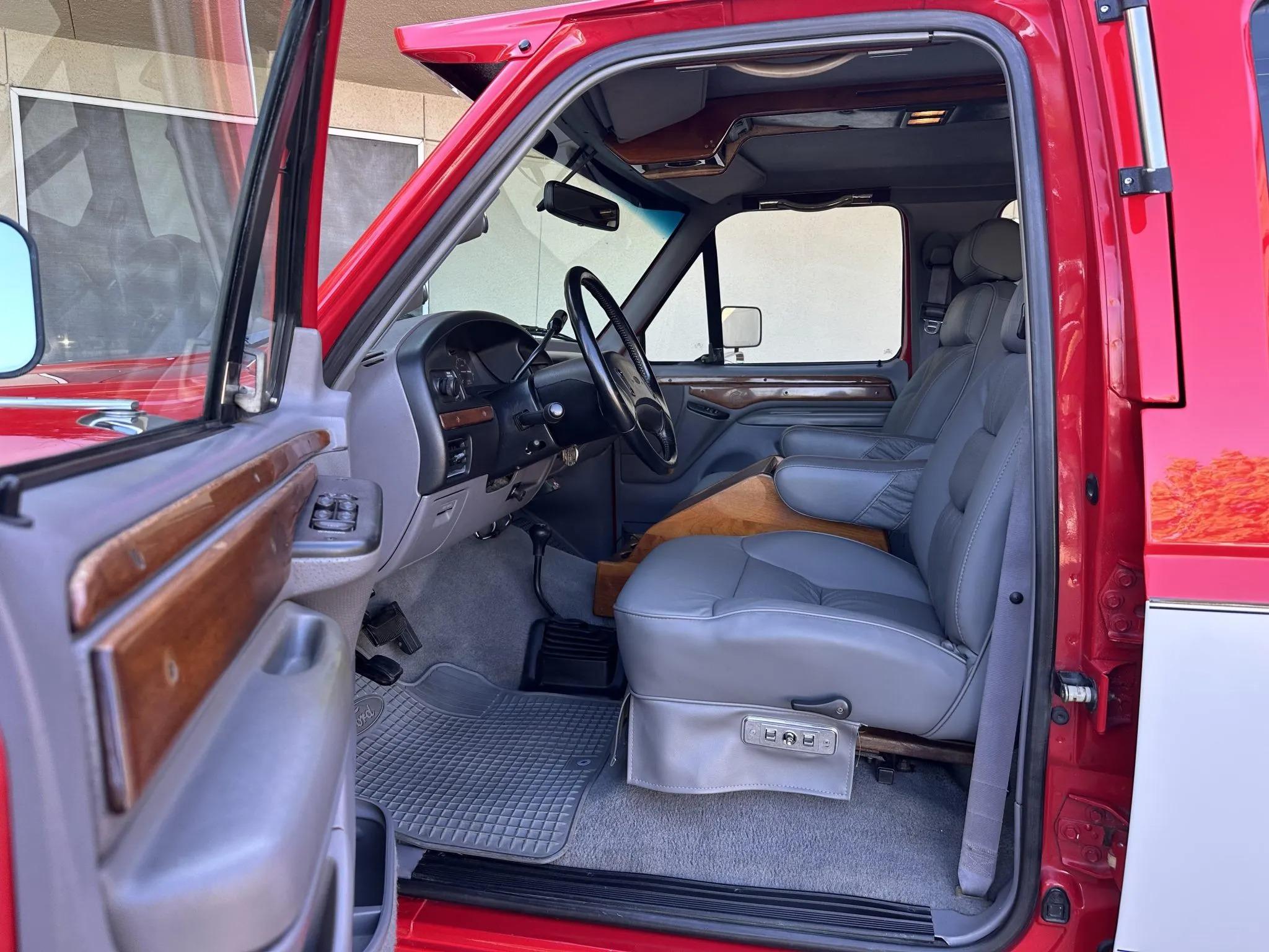 1995 Ford C-350 Centurion