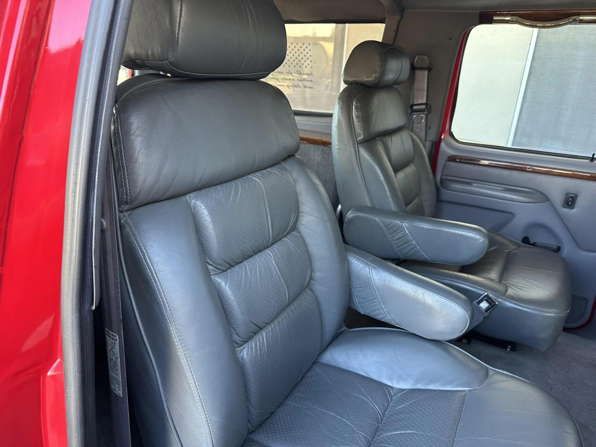 1995 Ford C-350 Centurion