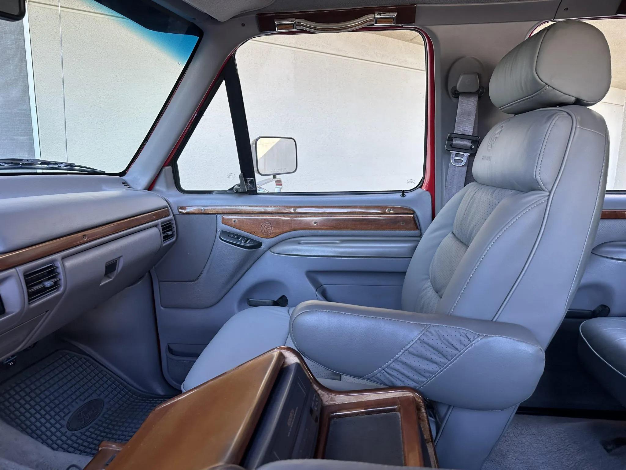 1995 Ford C-350 Centurion