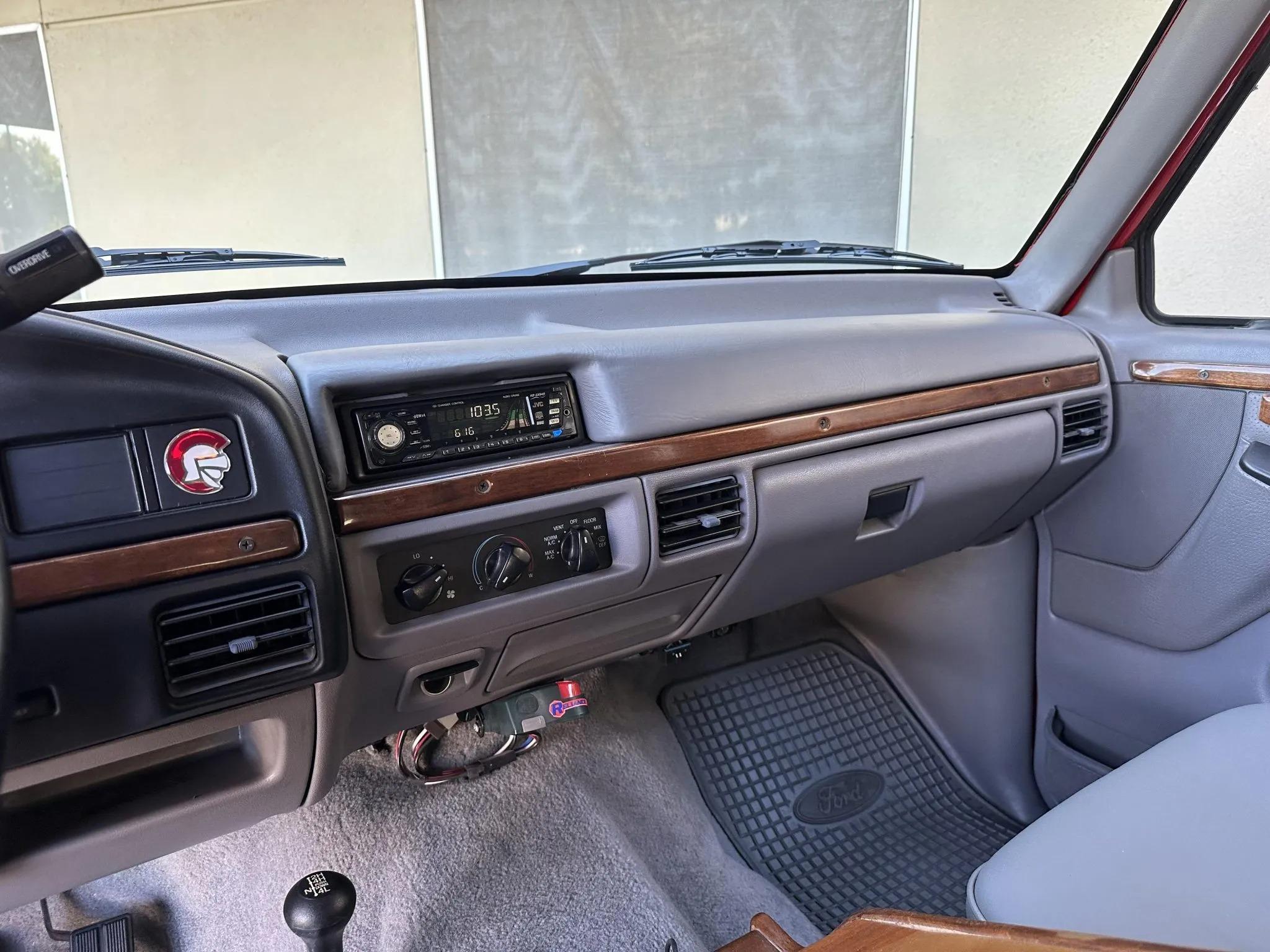 1995 Ford C-350 Centurion