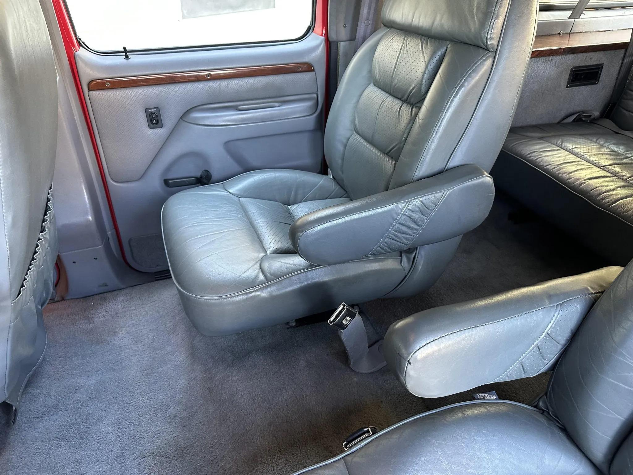 1995 Ford C-350 Centurion