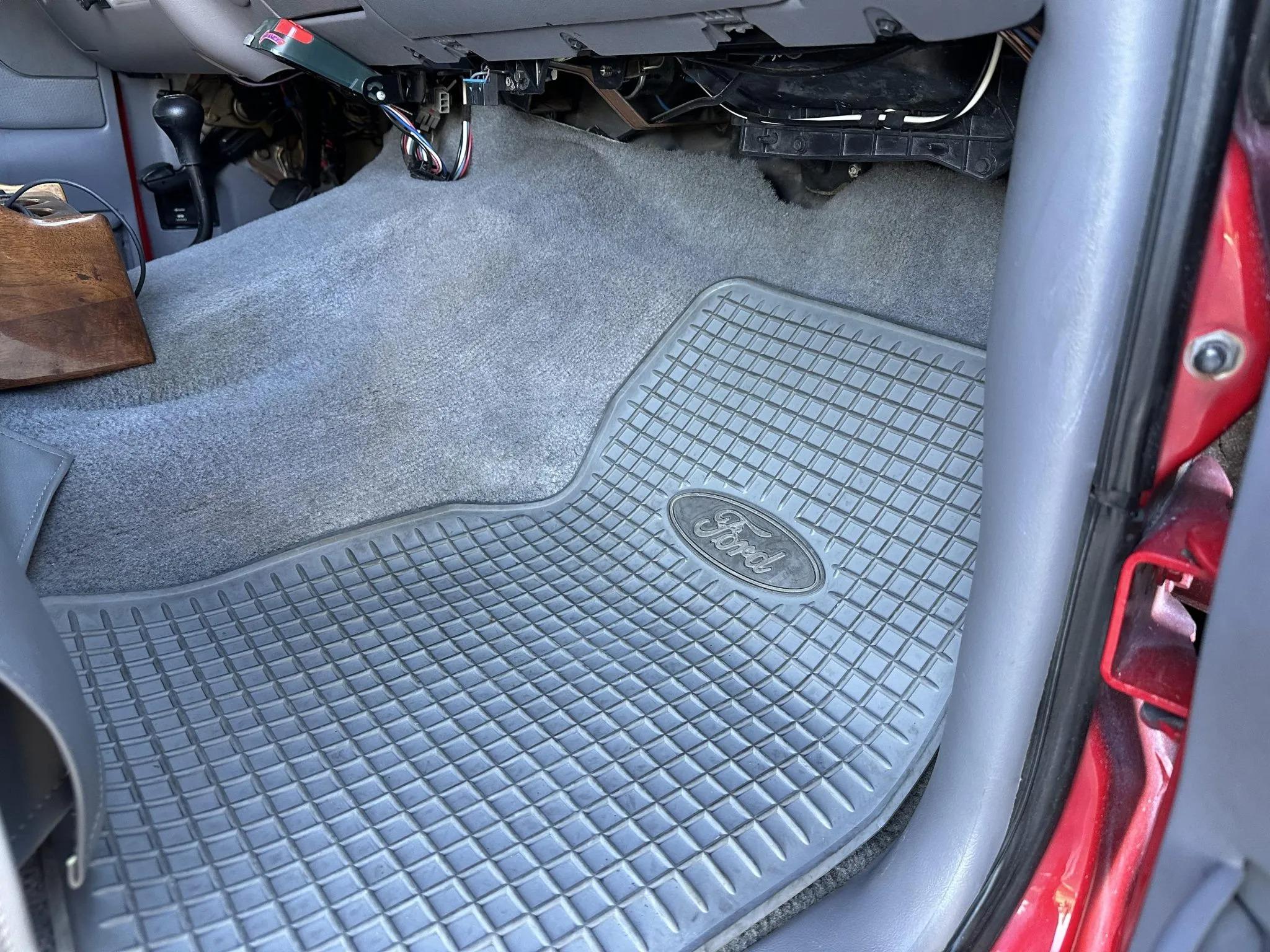 1995 Ford C-350 Centurion