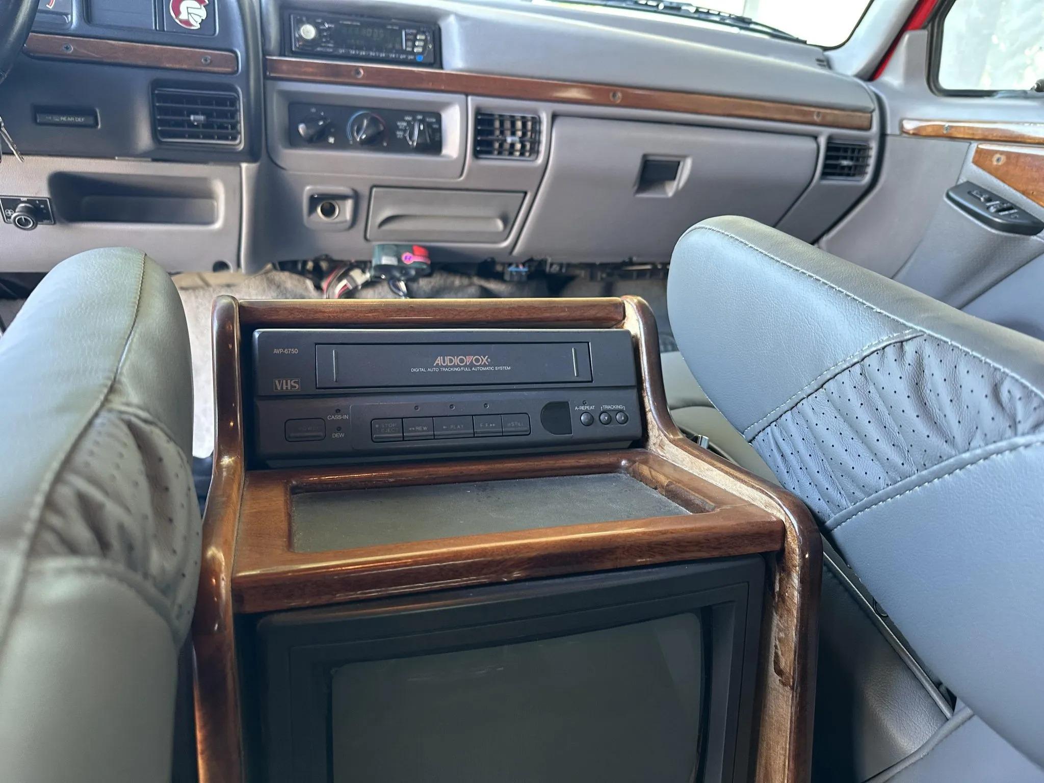 1995 Ford C-350 Centurion