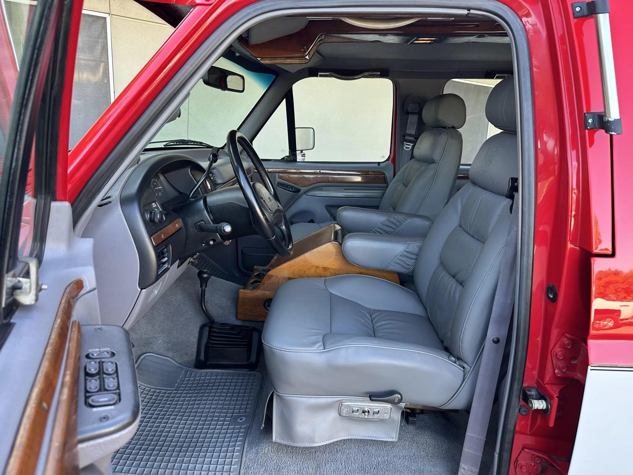 1995 Ford C-350 Centurion
