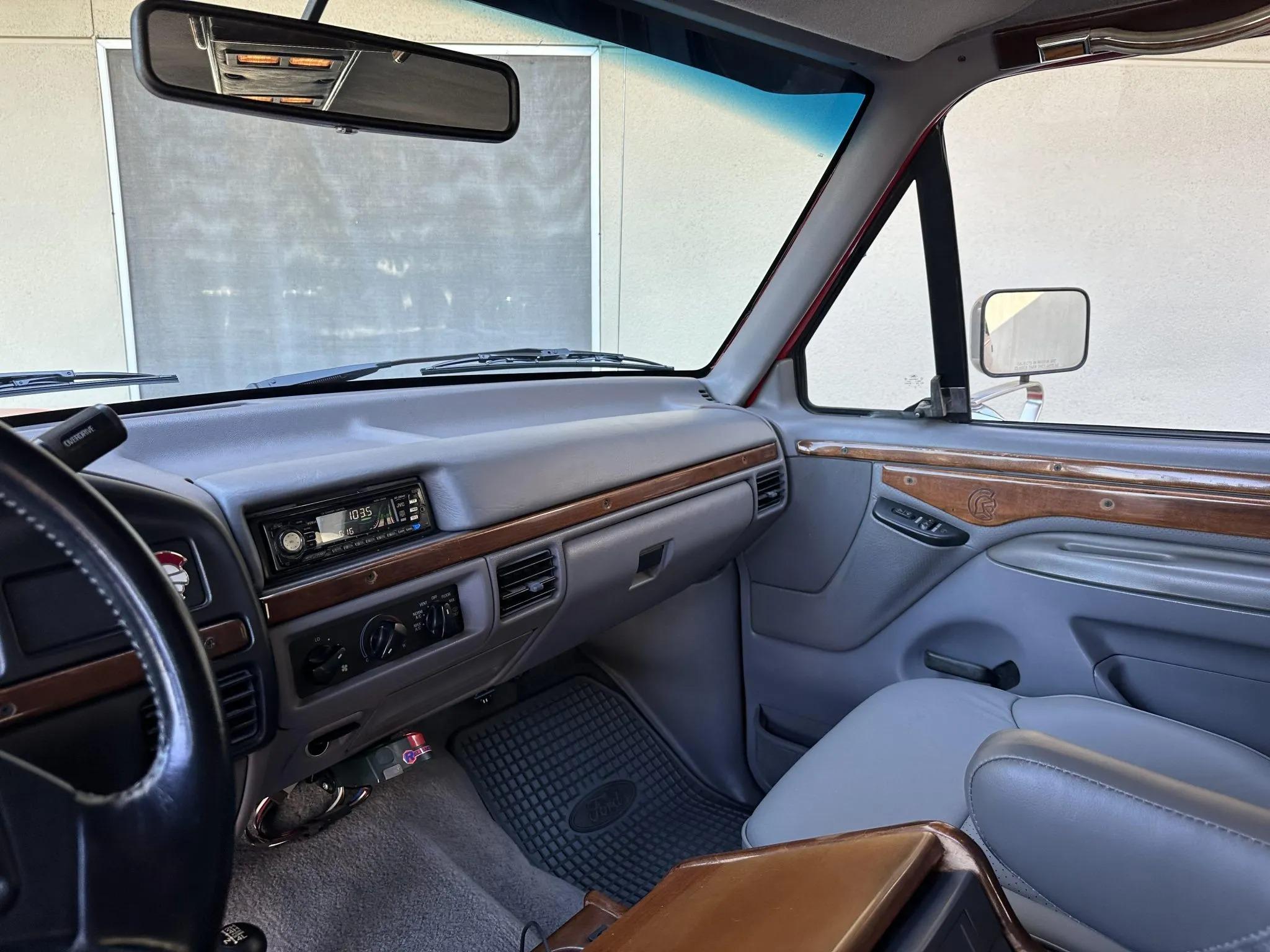 1995 Ford C-350 Centurion