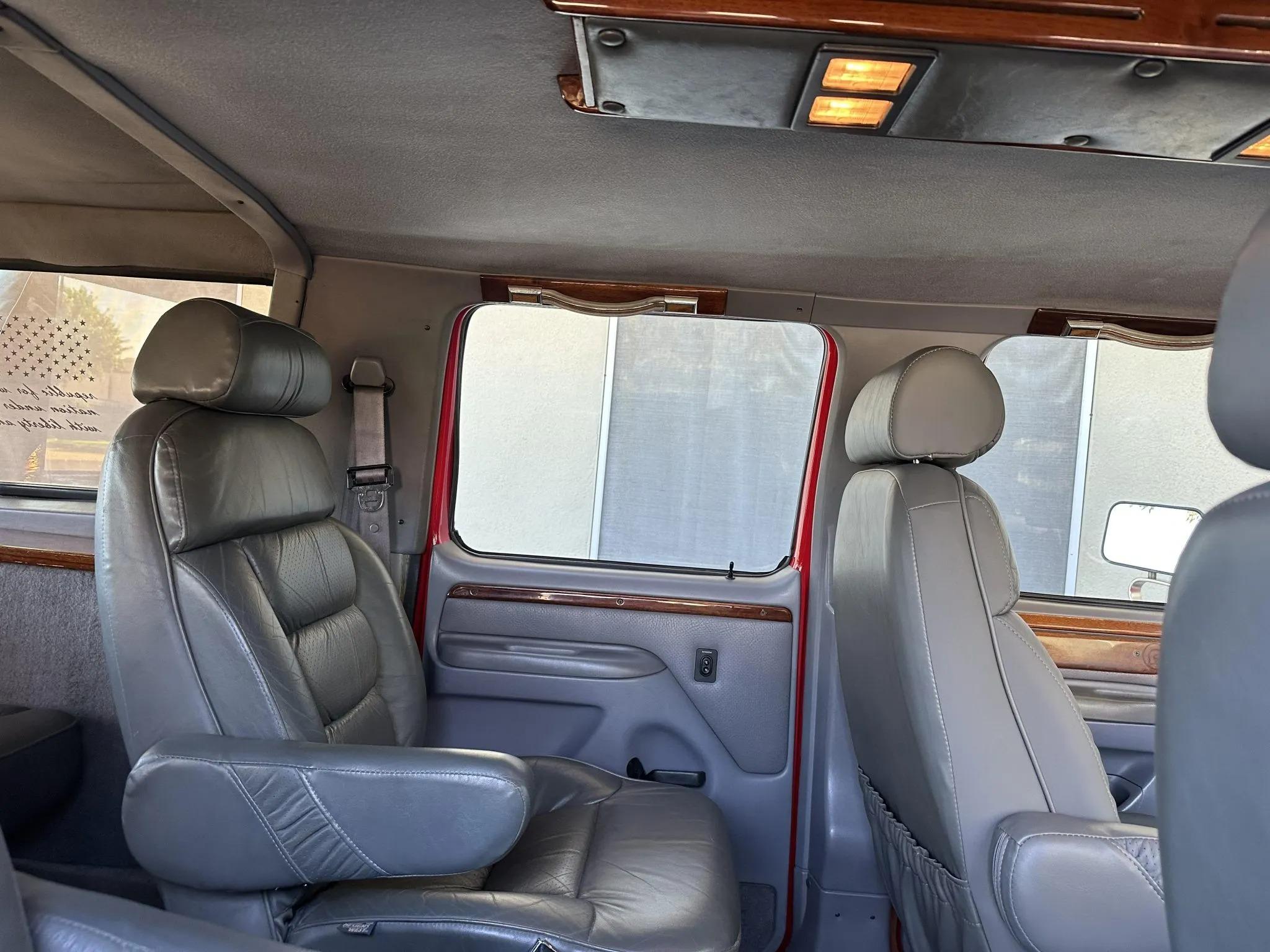 1995 Ford C-350 Centurion